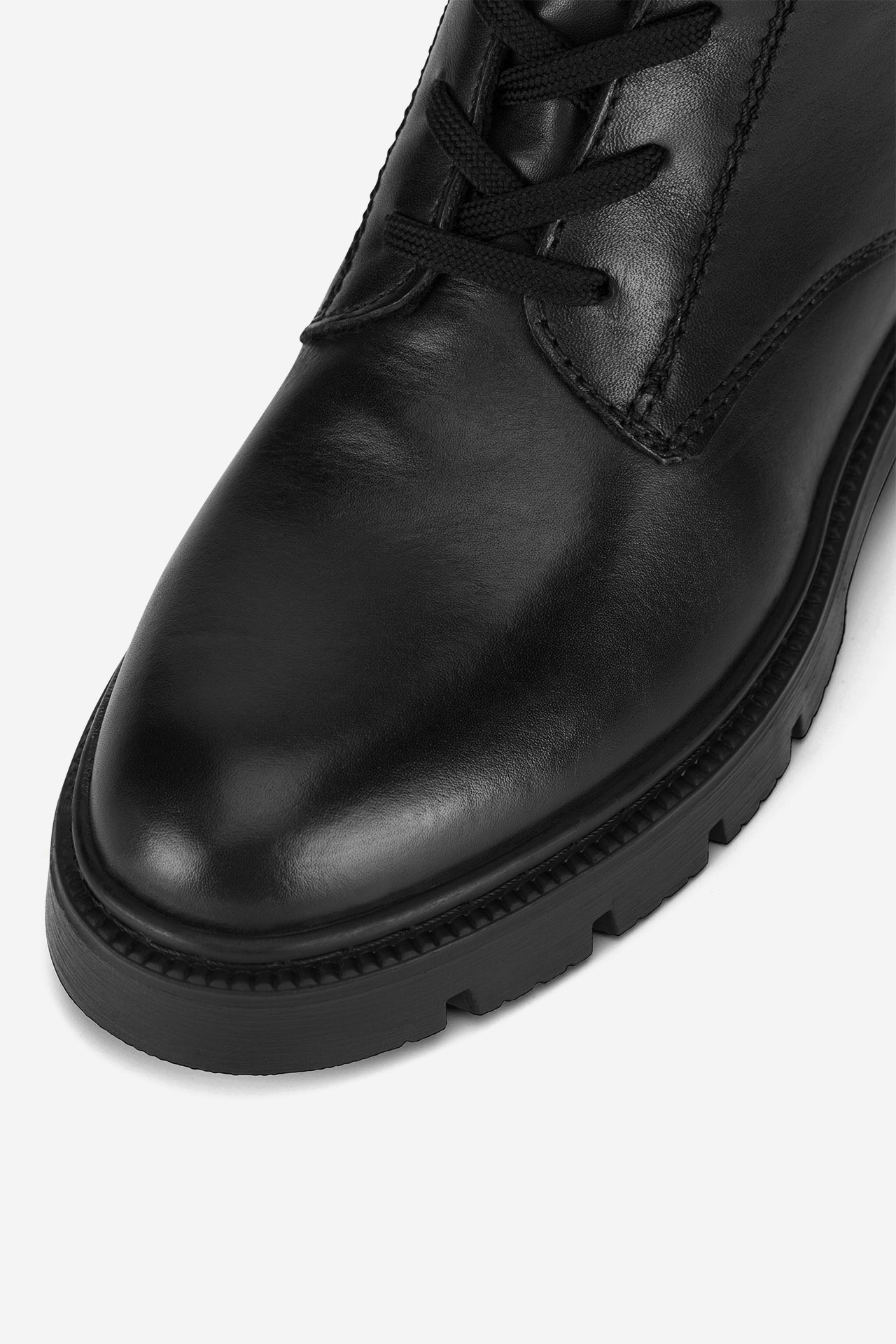 Šněrovací vyšší obuv ČERNÁ