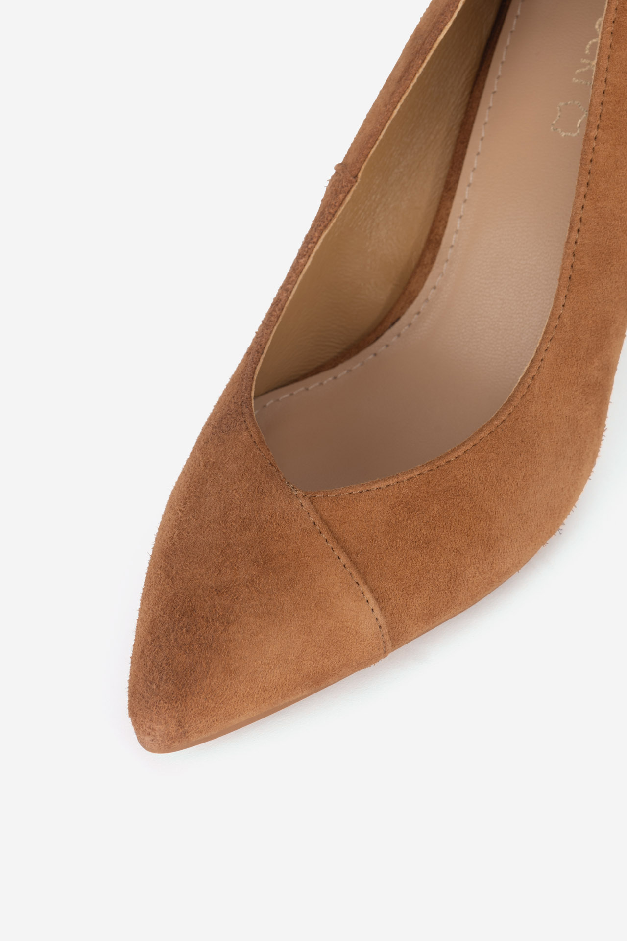 Čevlji z visoko peto Buff