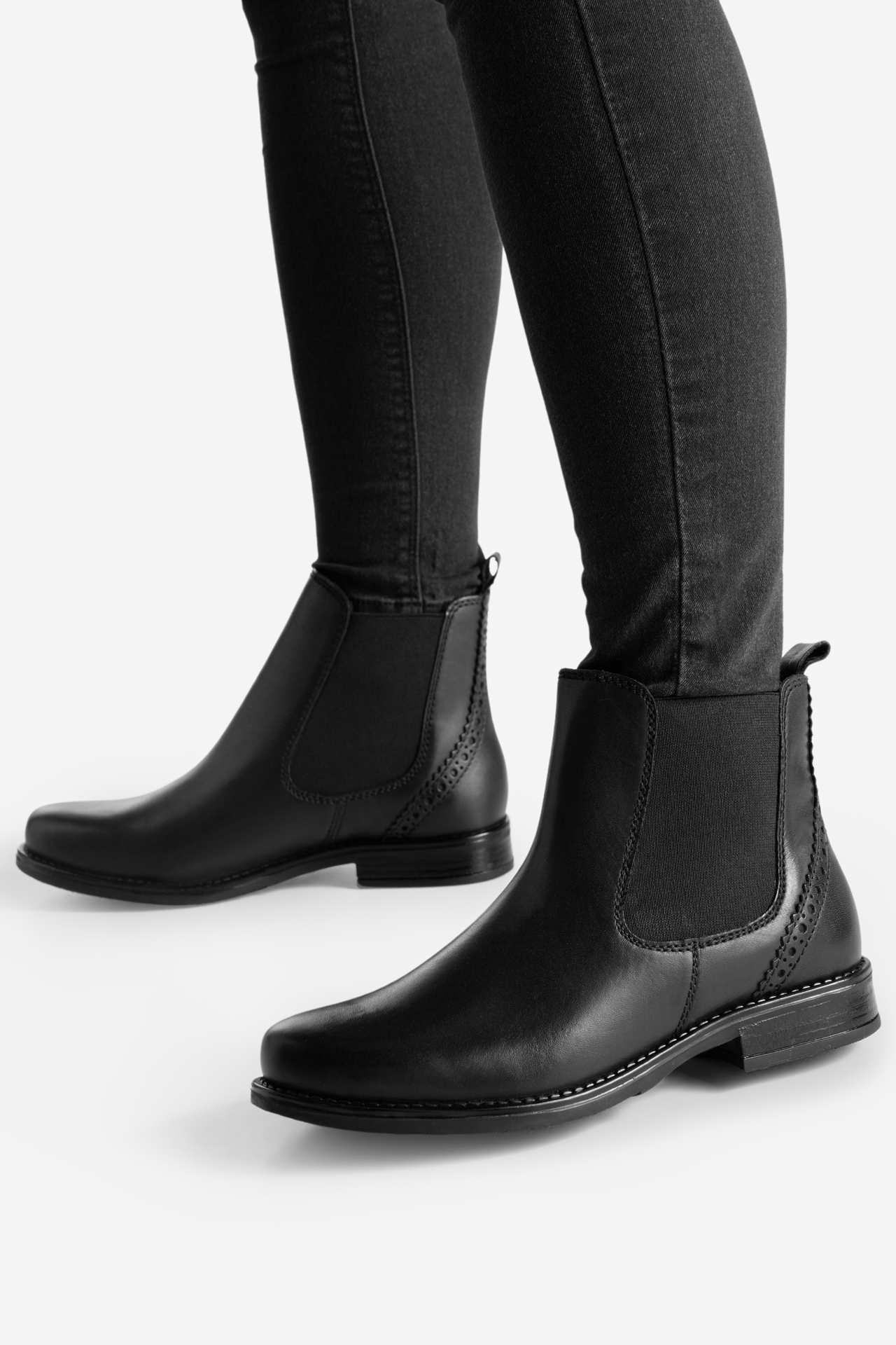 Kotníková obuv ČERNÁ