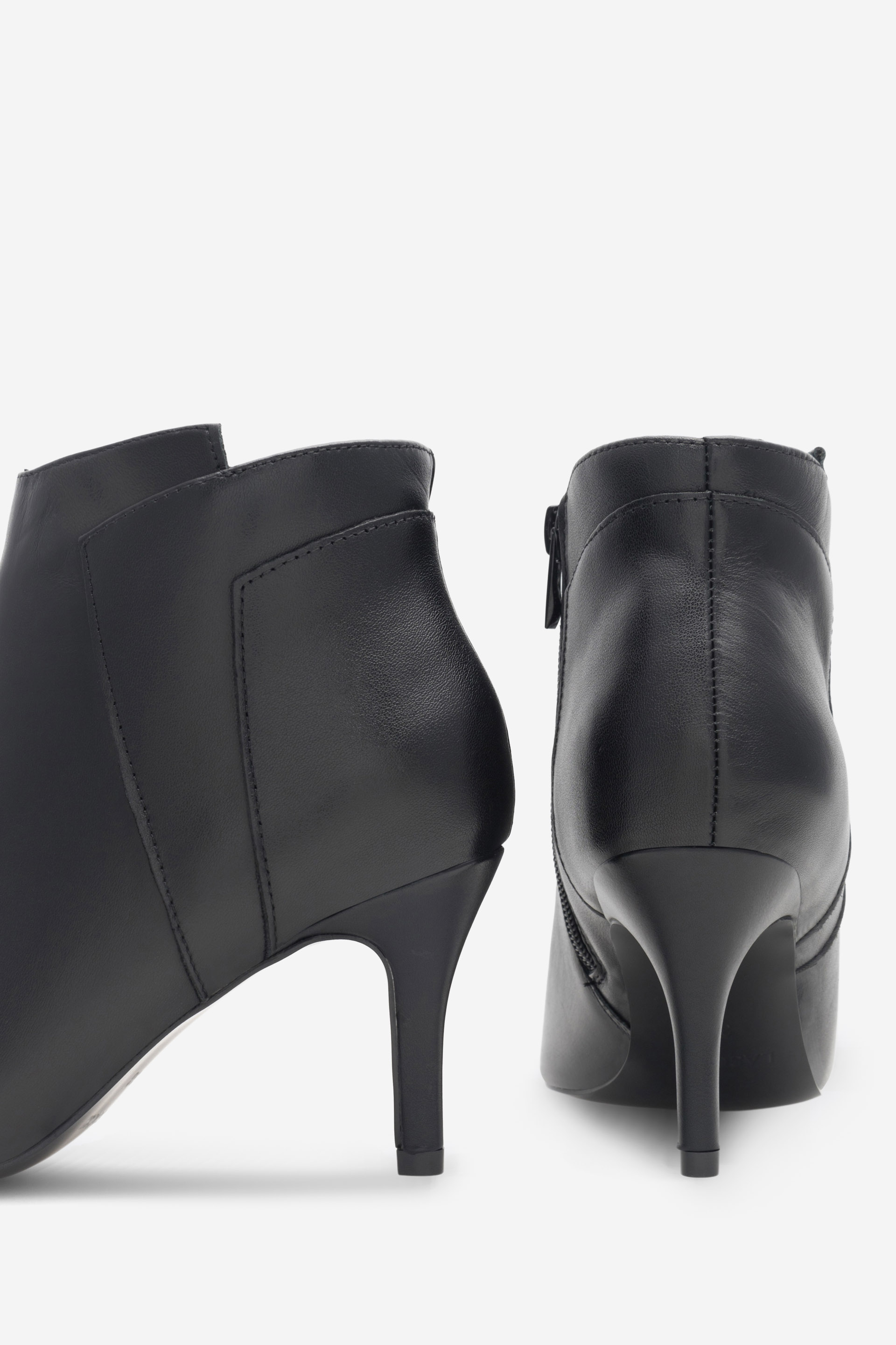 Kotníková obuv ČERNÁ