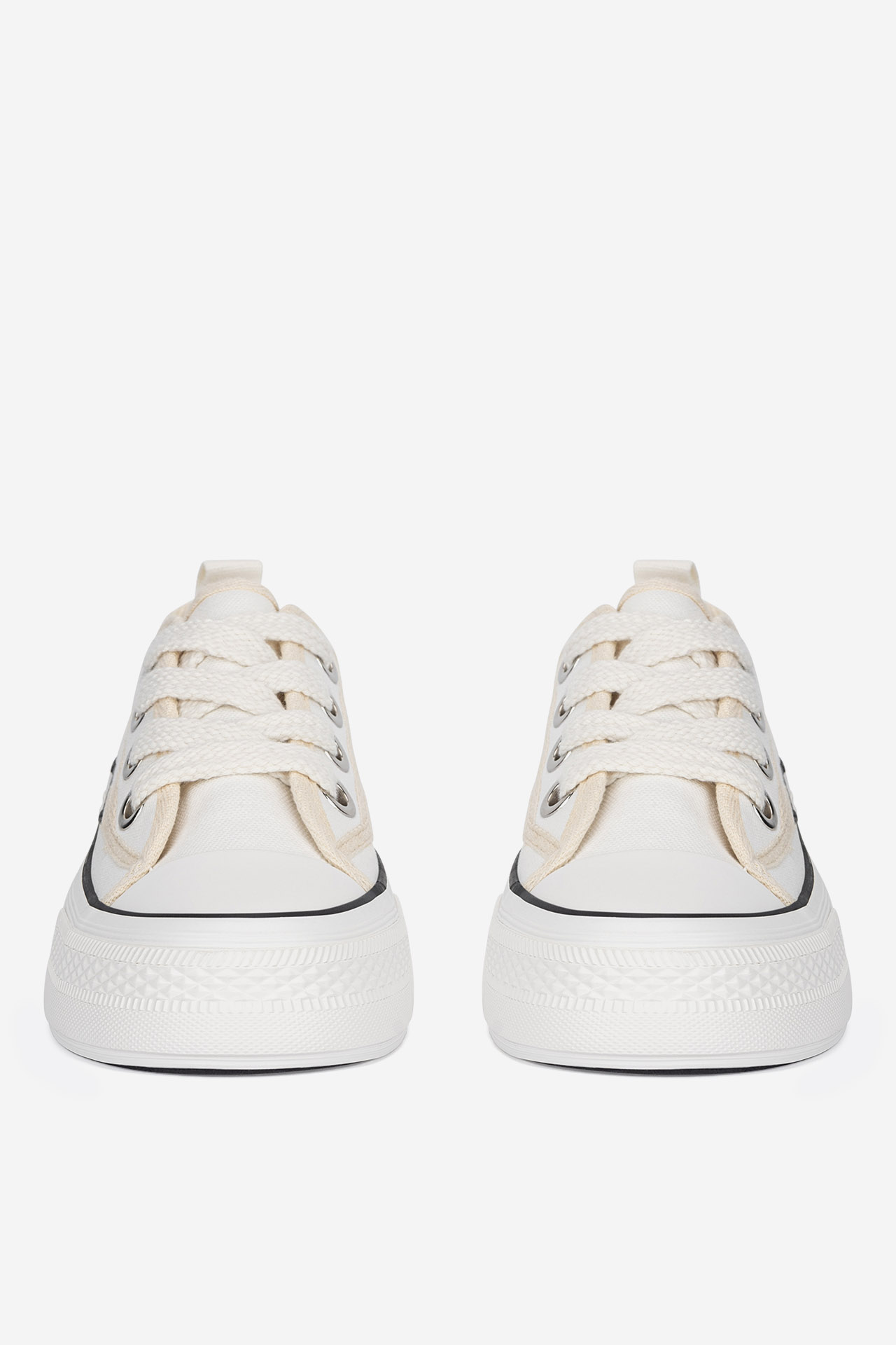 Platnene superge Bela