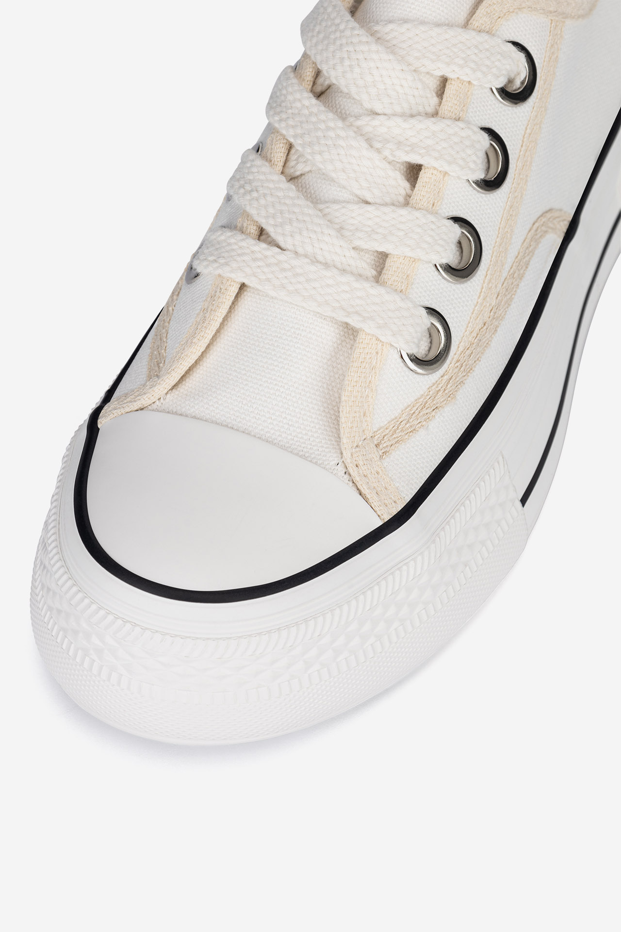 Platnene superge Bela