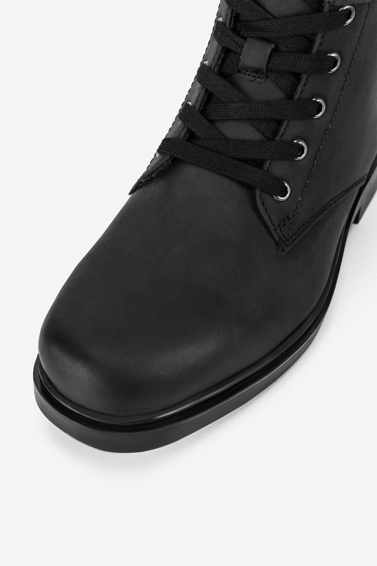 Šněrovací vyšší obuv ČERNÁ