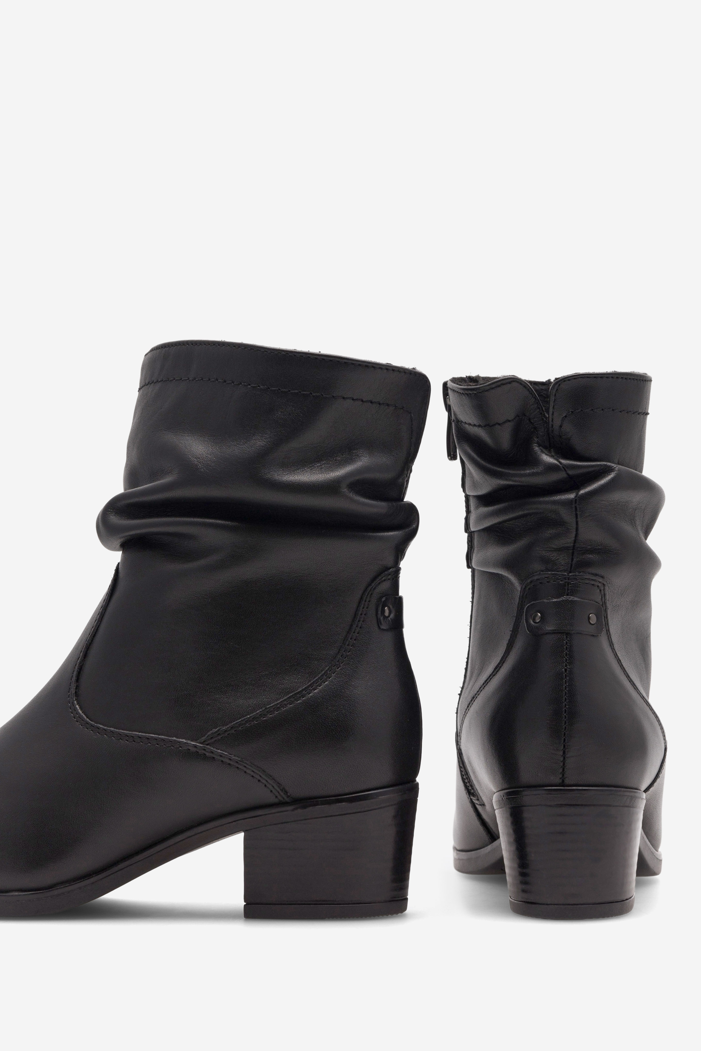 Kotníková obuv ČERNÁ