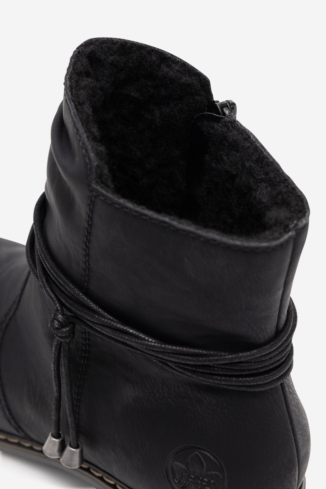 Kotníková obuv ČERNÁ