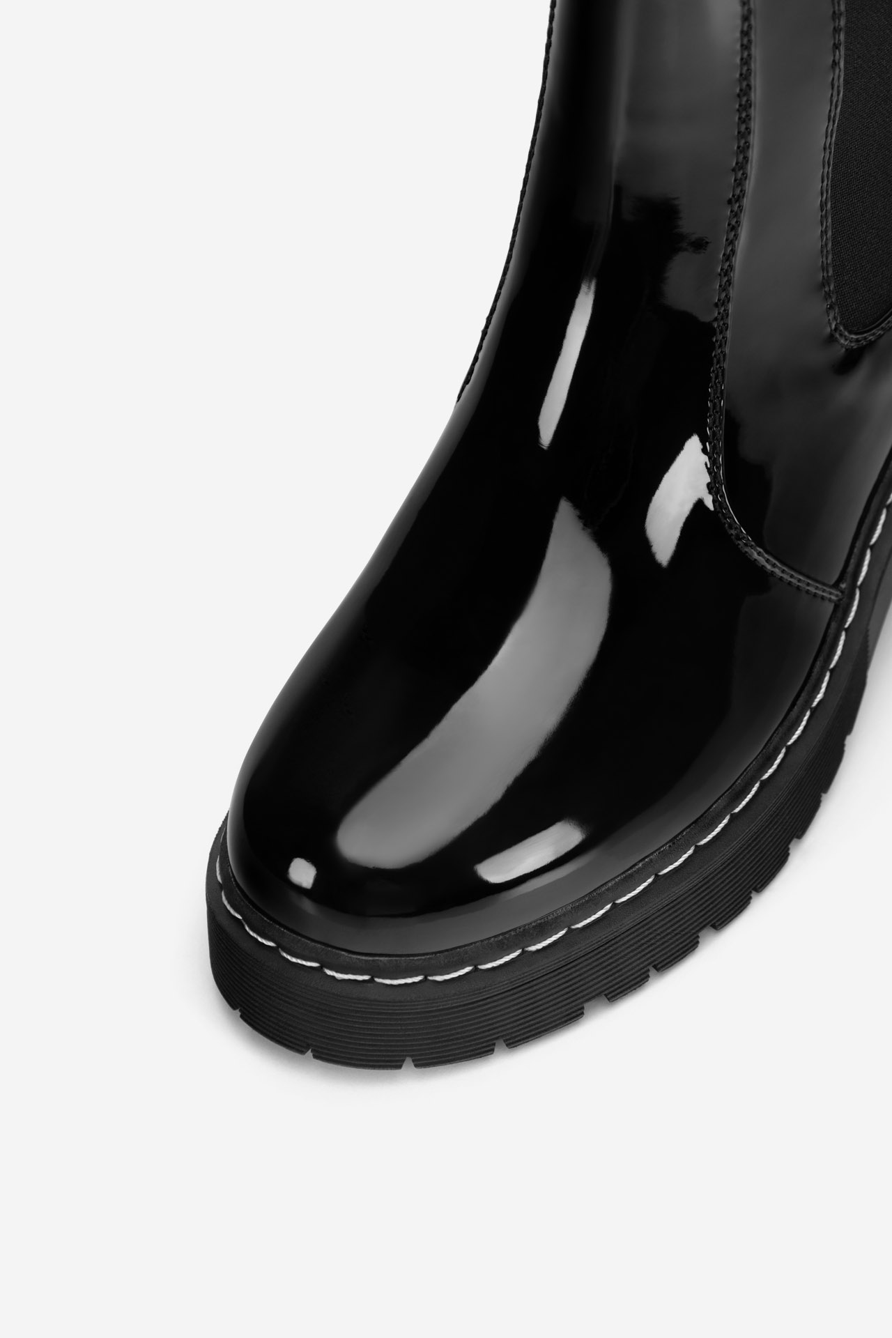 Gležnjarji chelsea Črna