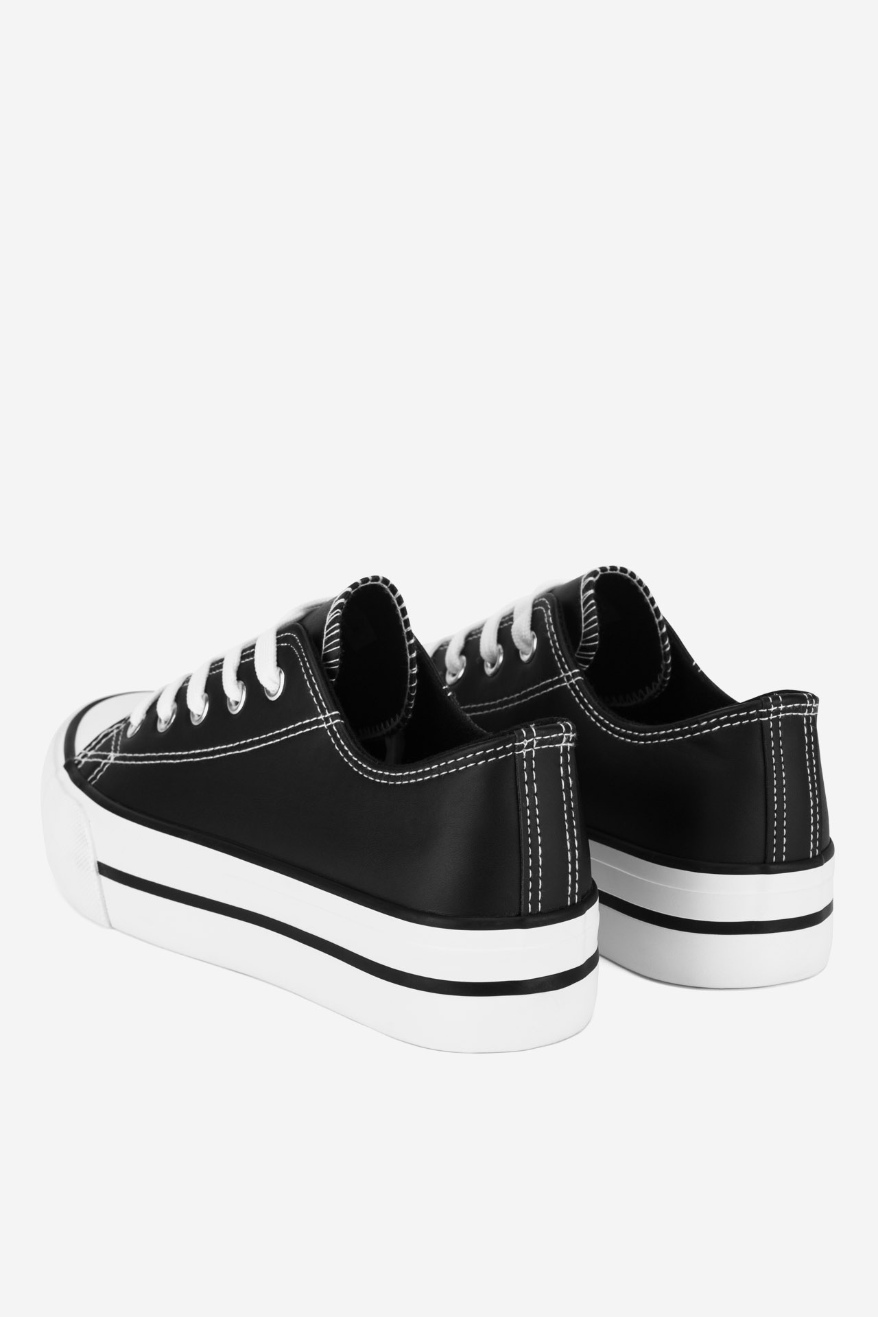 Platnene superge Črna