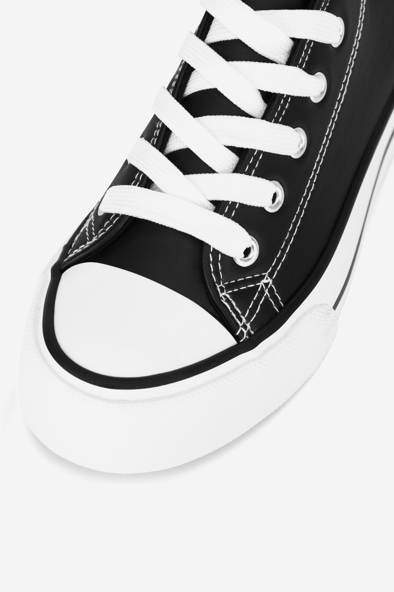 Platnene superge Črna