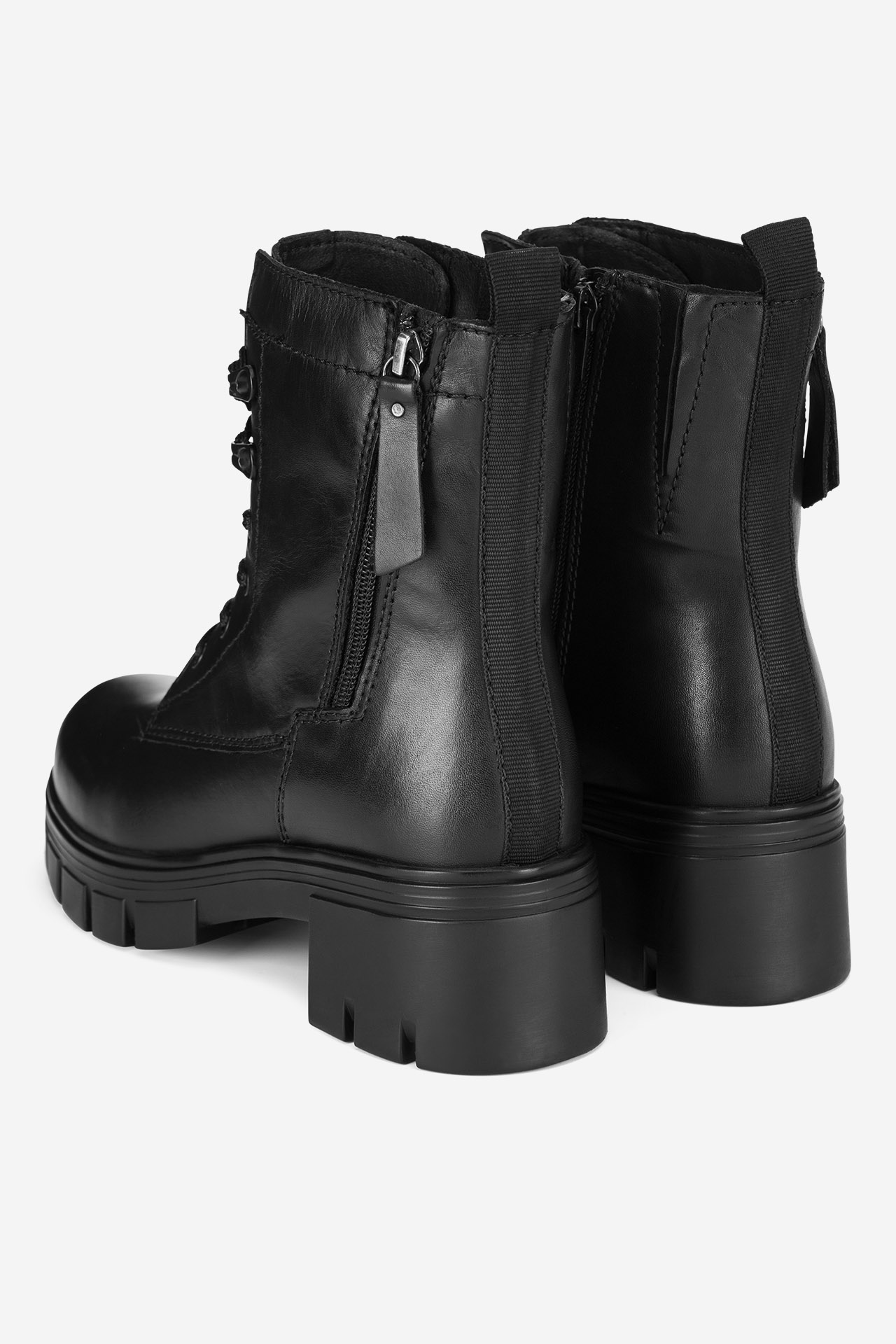 Šněrovací vyšší obuv ČERNÁ