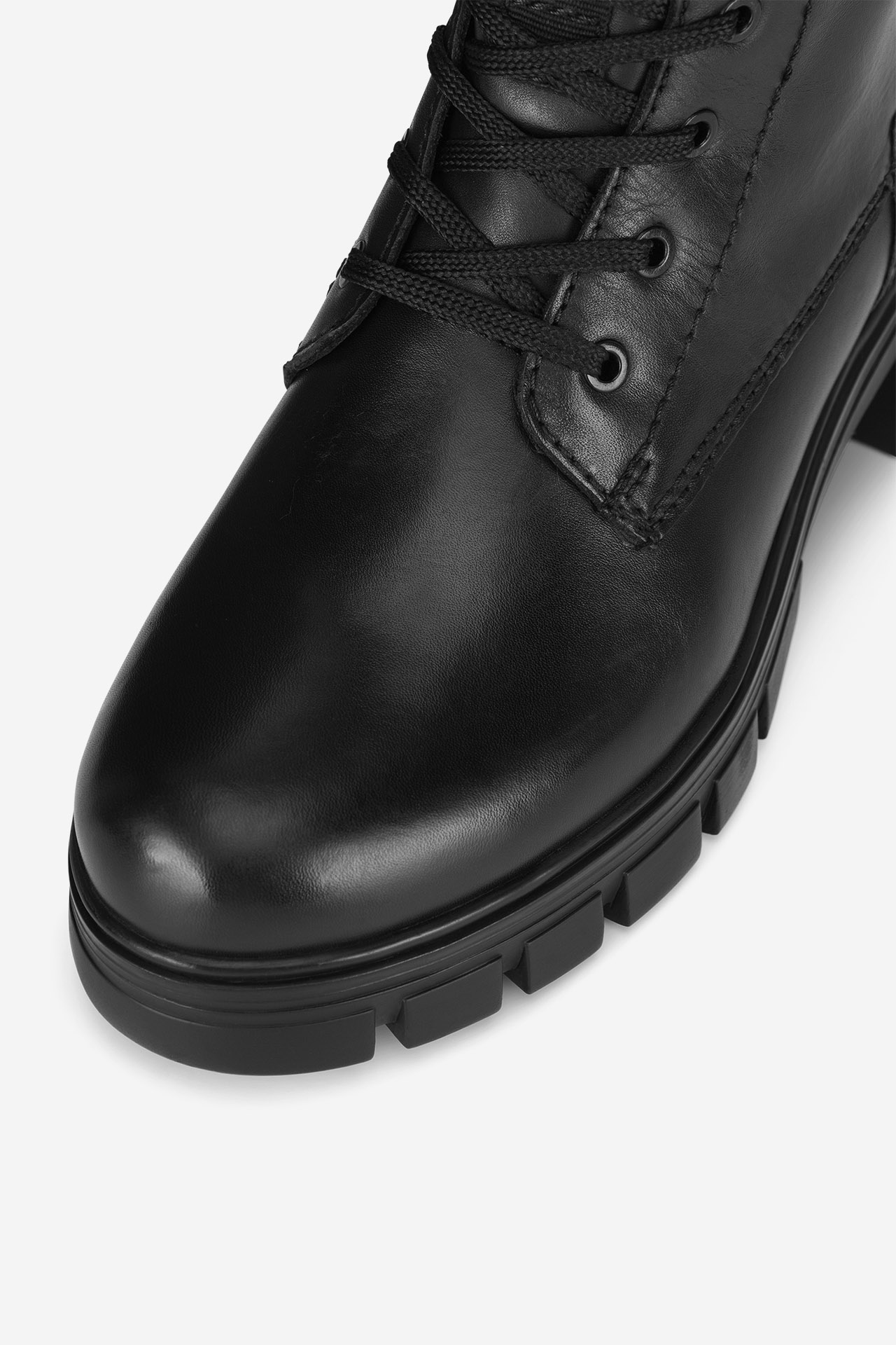 Šněrovací vyšší obuv ČERNÁ