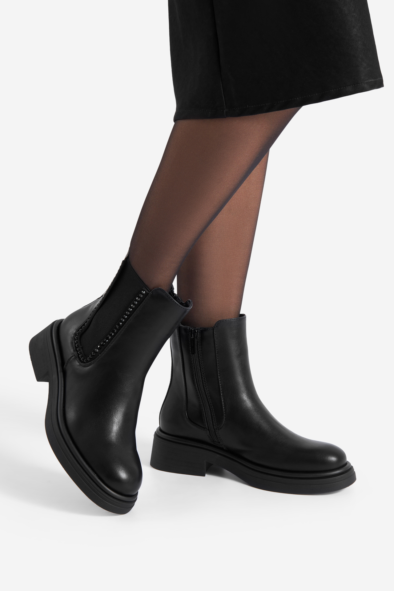 Kotníková obuv ČERNÁ