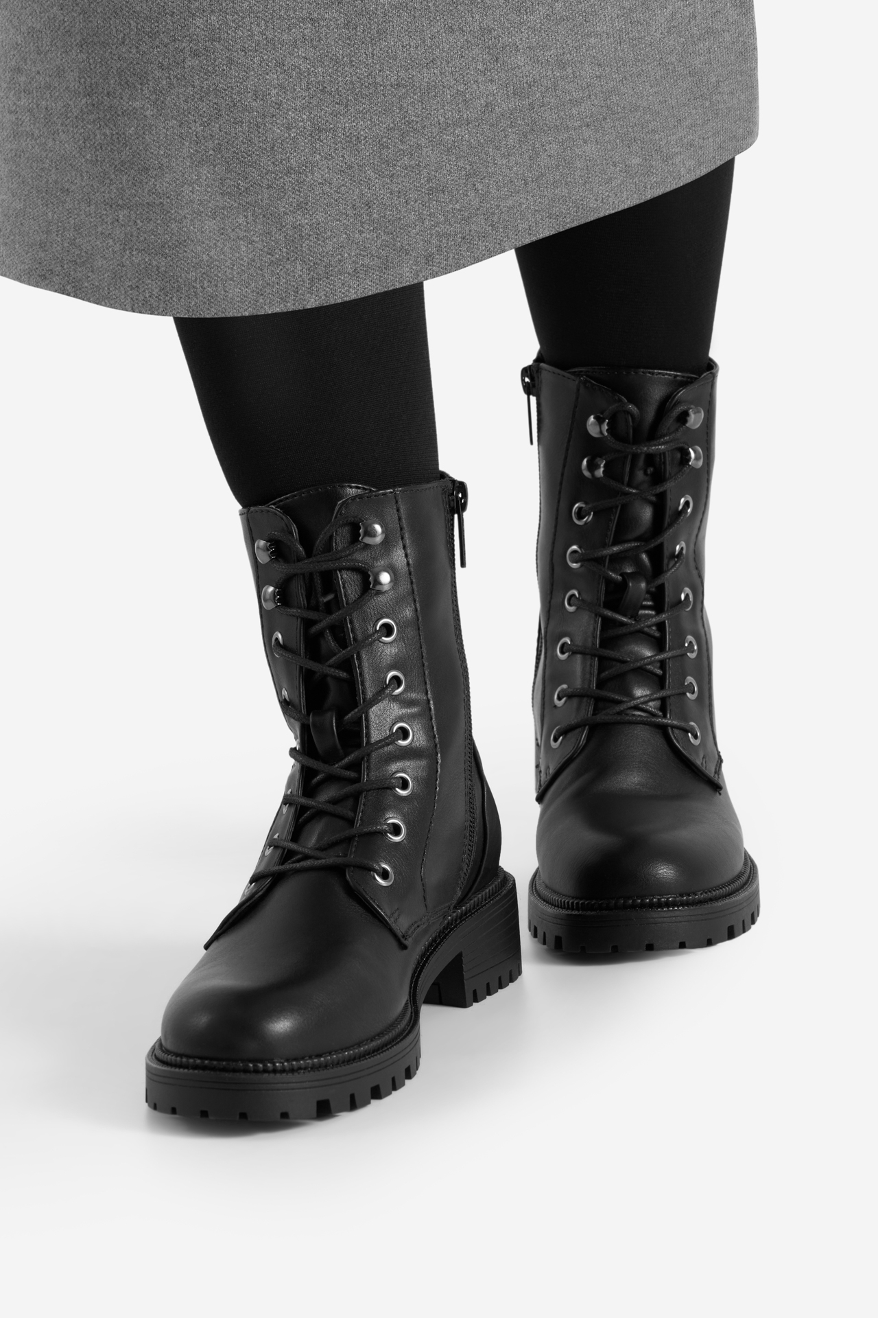 Šněrovací vyšší obuv ČERNÁ