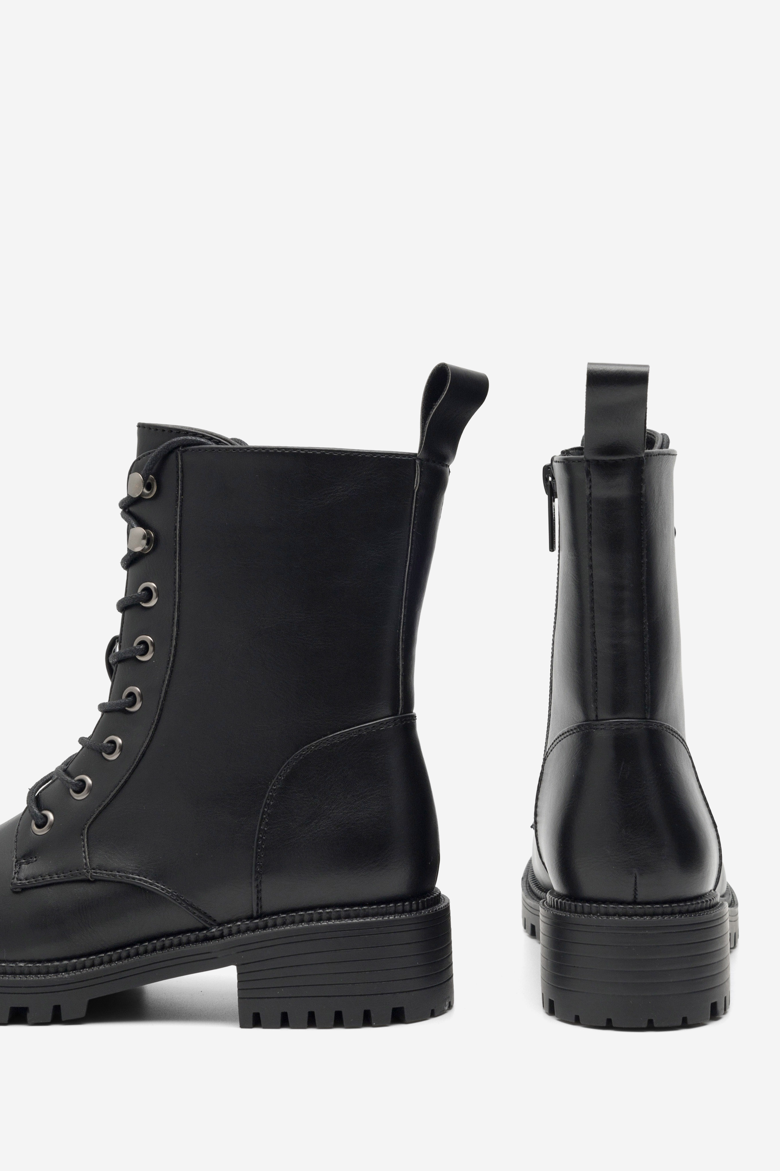 Šněrovací vyšší obuv ČERNÁ