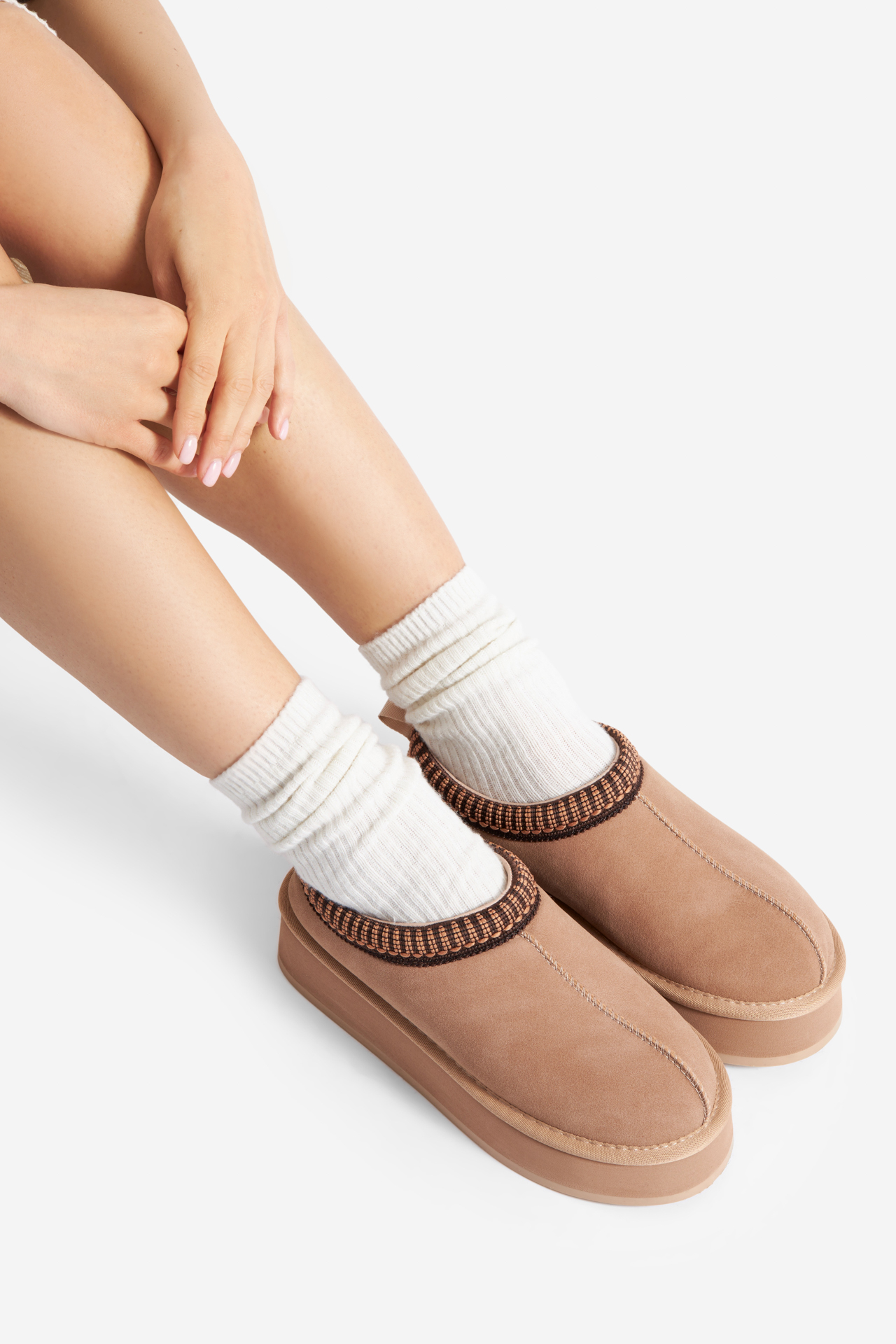 Чехли БЕЖОВ