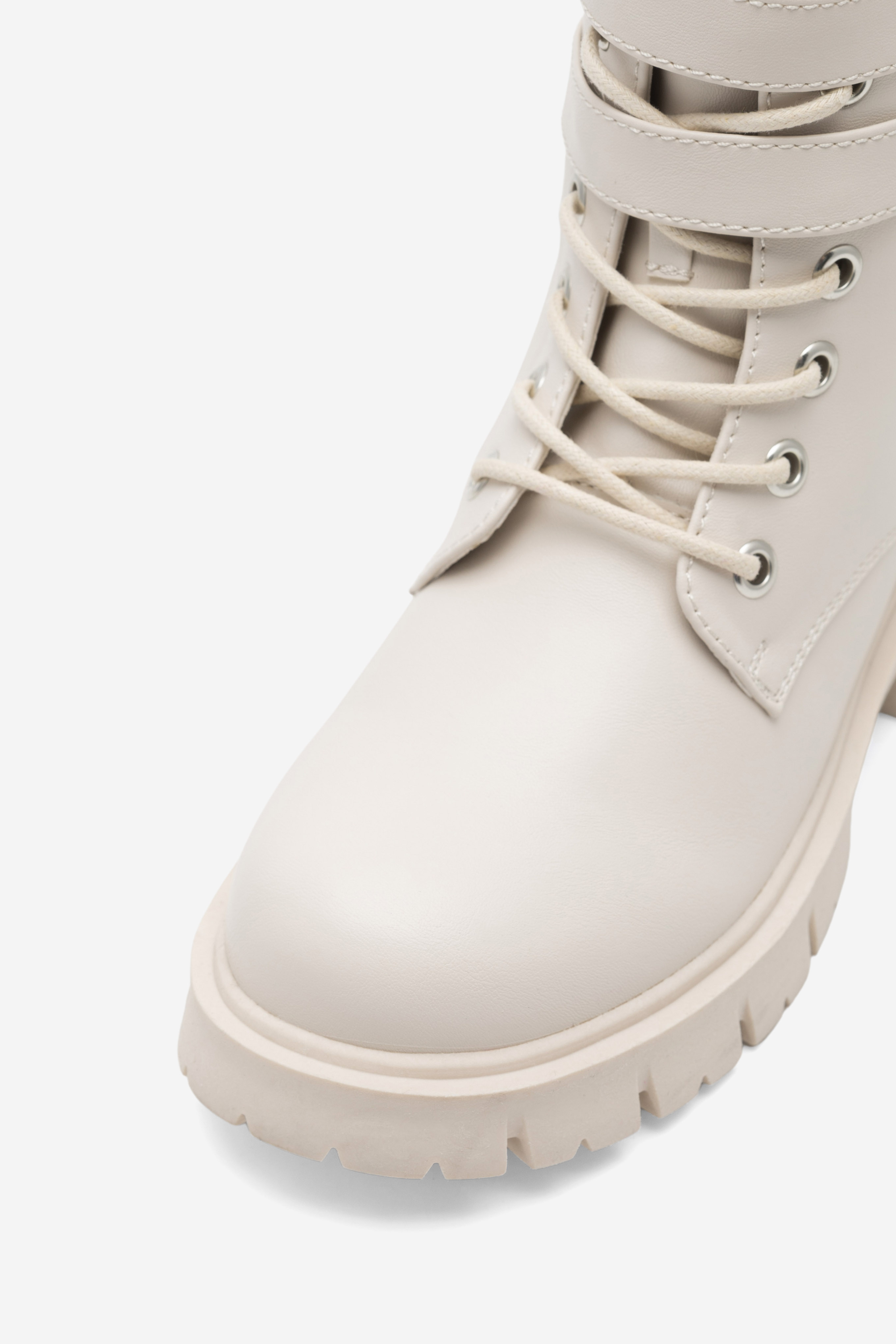 Gležnjarji z vezalkami Buff