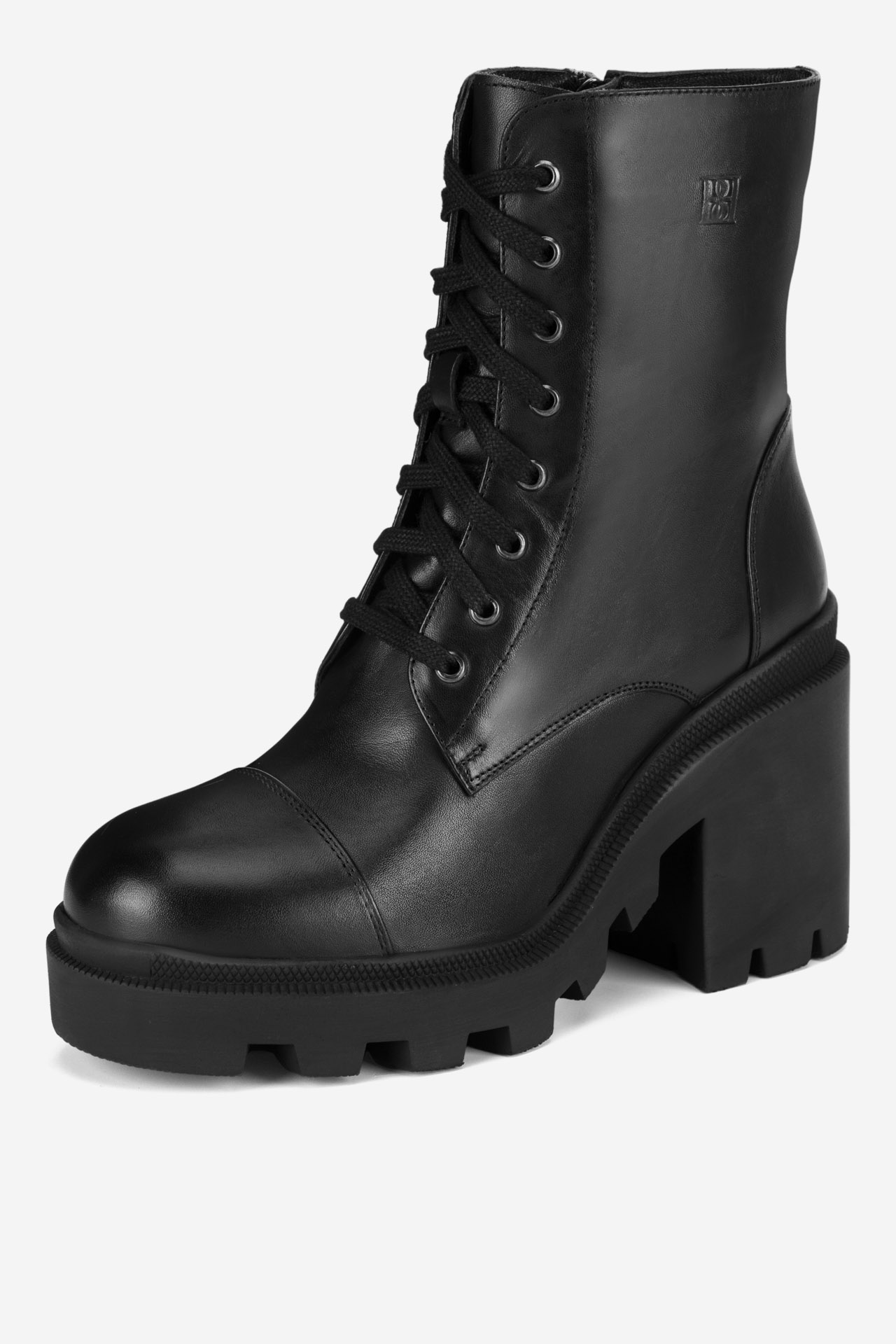 Šněrovací vyšší obuv ČERNÁ