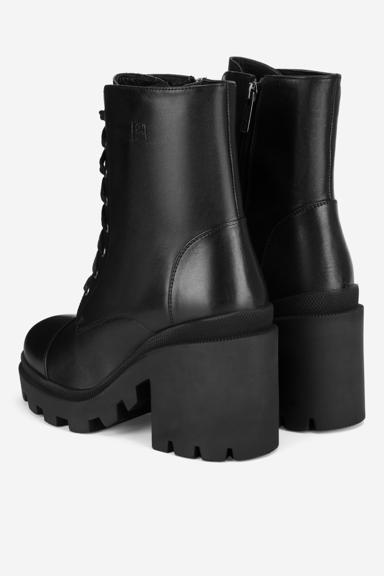 Šněrovací vyšší obuv ČERNÁ