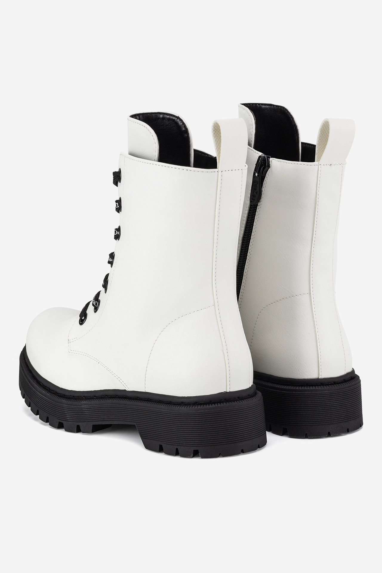 Gležnjarji z vezalkami Bela