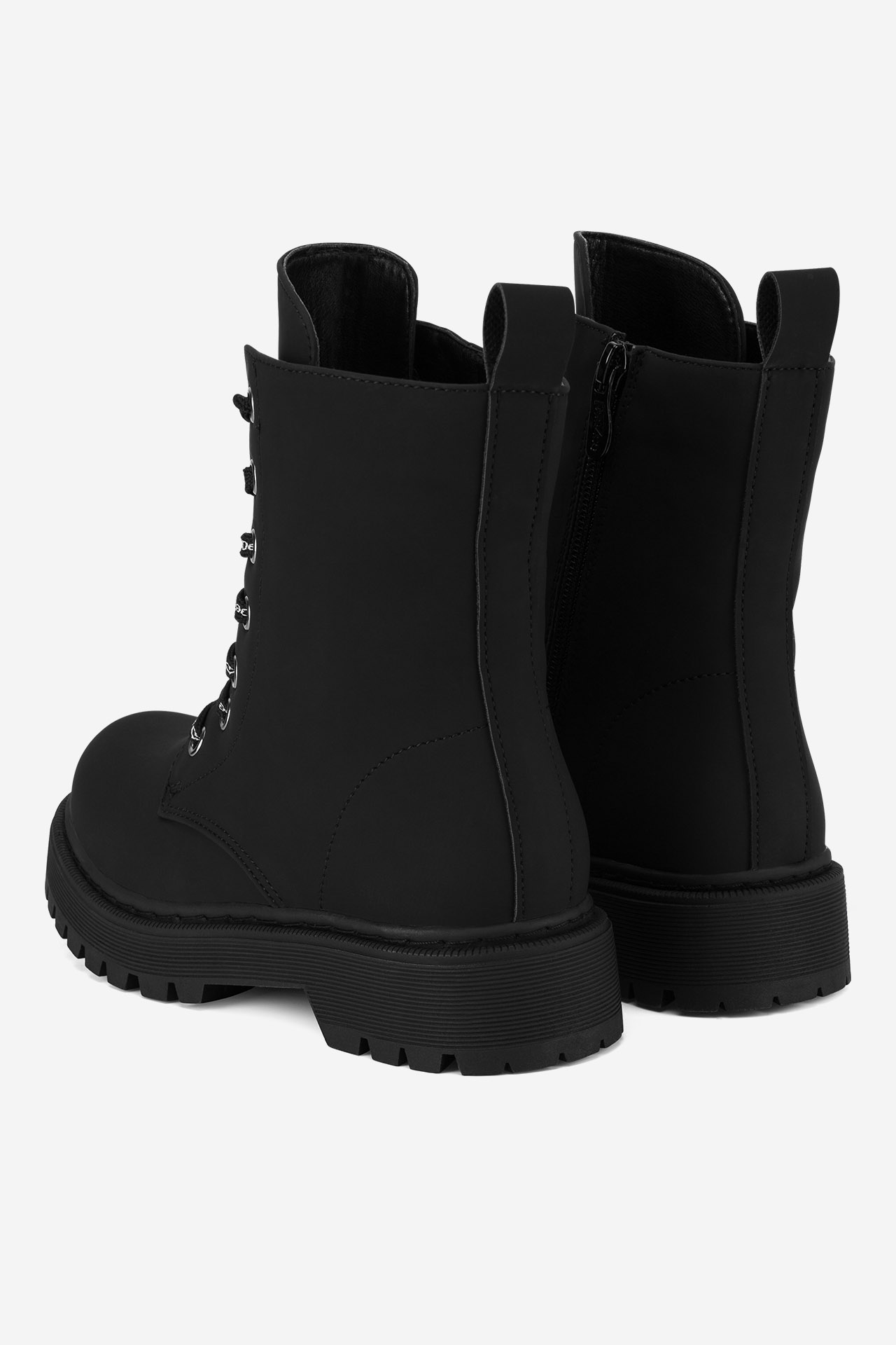 Gležnjarji z vezalkami Črna