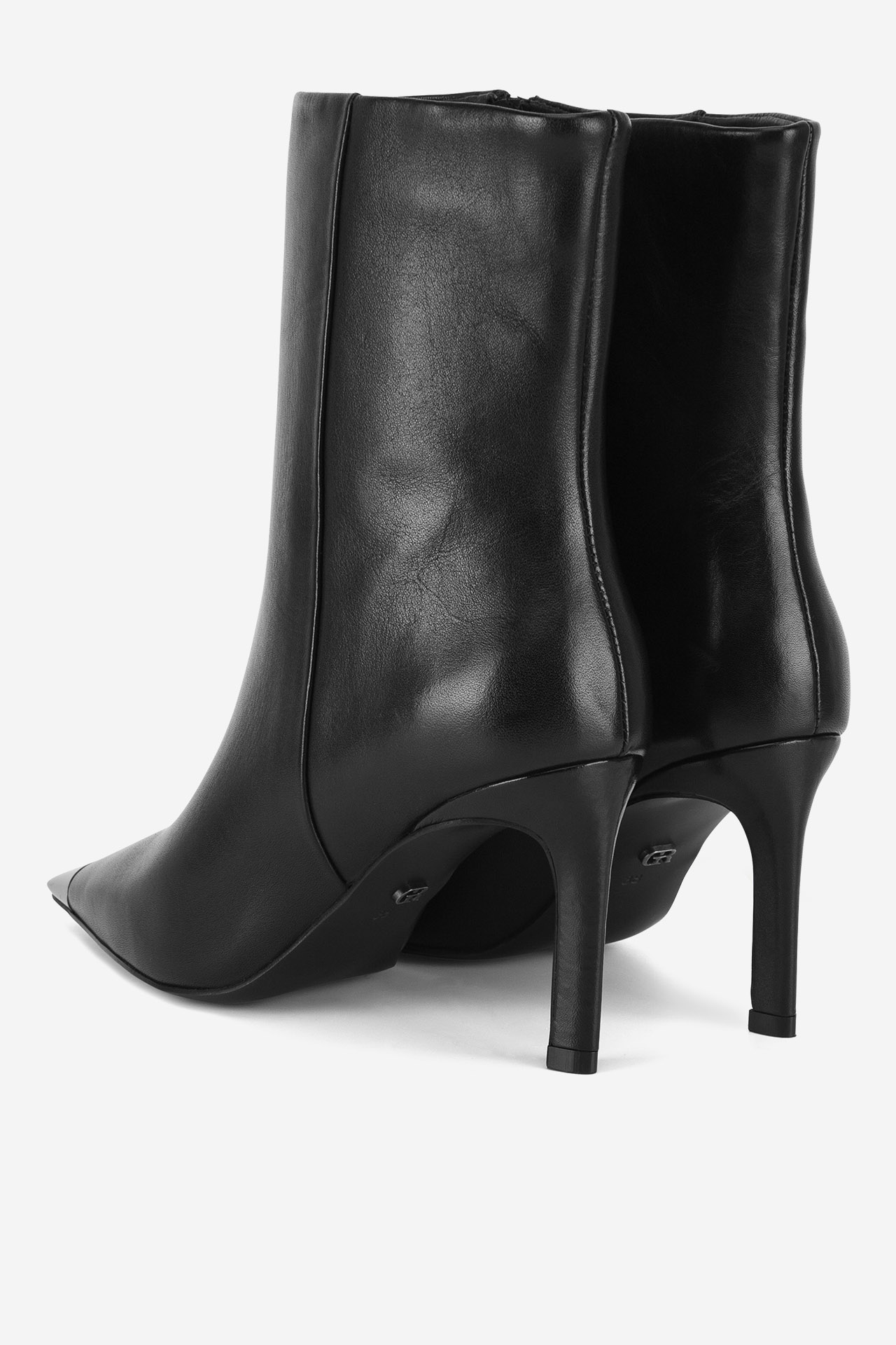 Kotníková obuv ČERNÁ