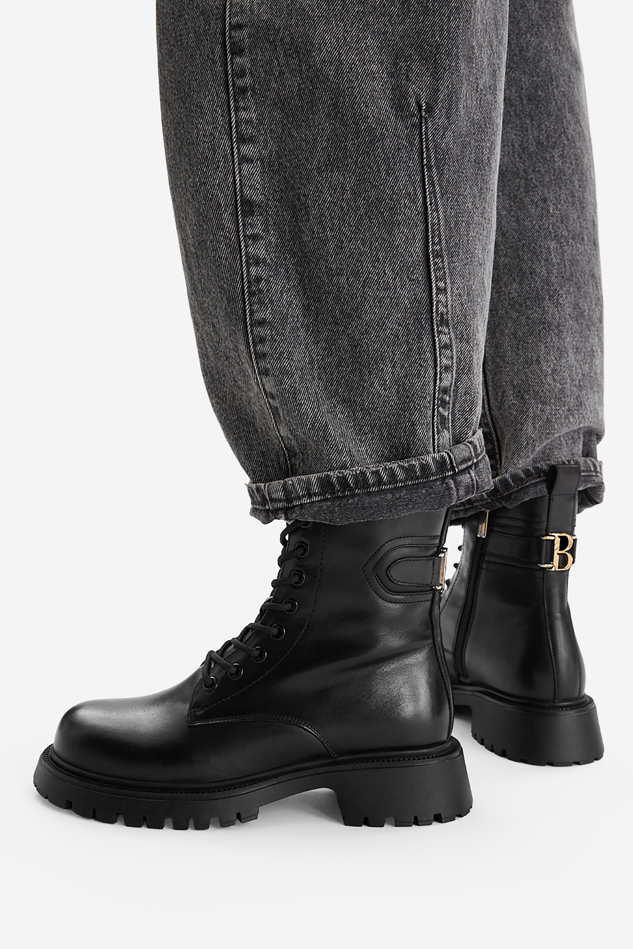 Šněrovací vyšší obuv ČERNÁ