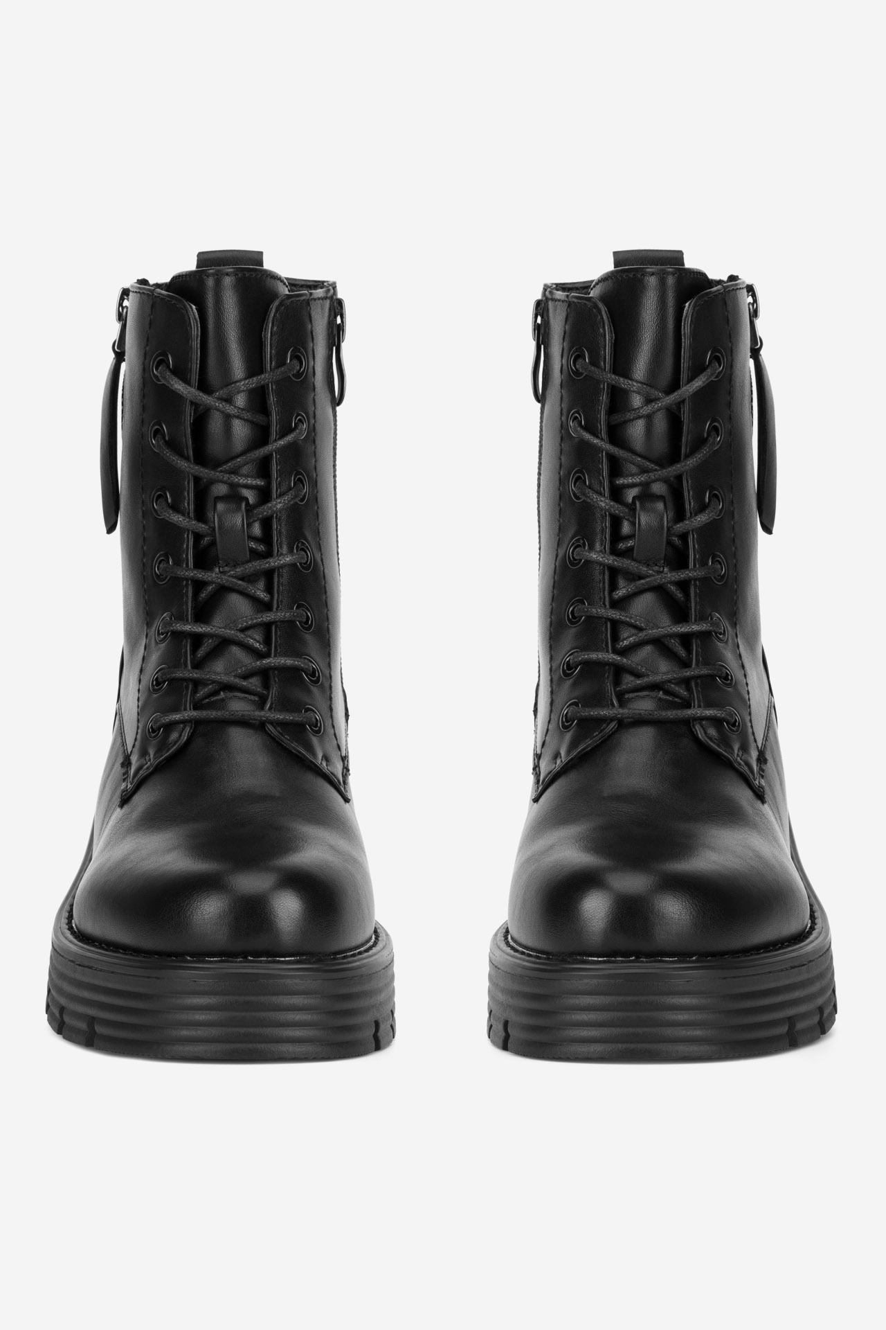 Šněrovací vyšší obuv ČERNÁ