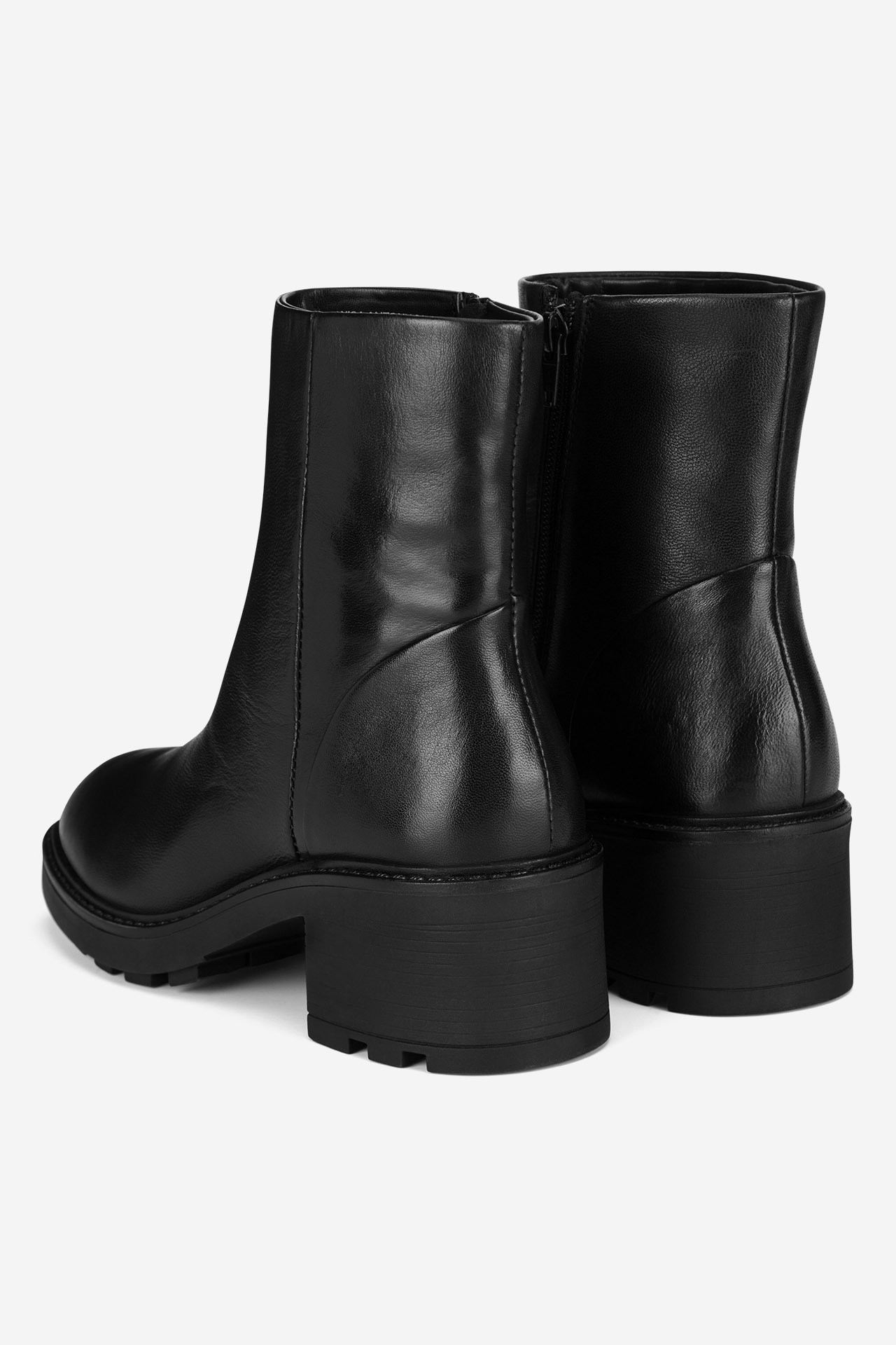 Kotníková obuv ČERNÁ