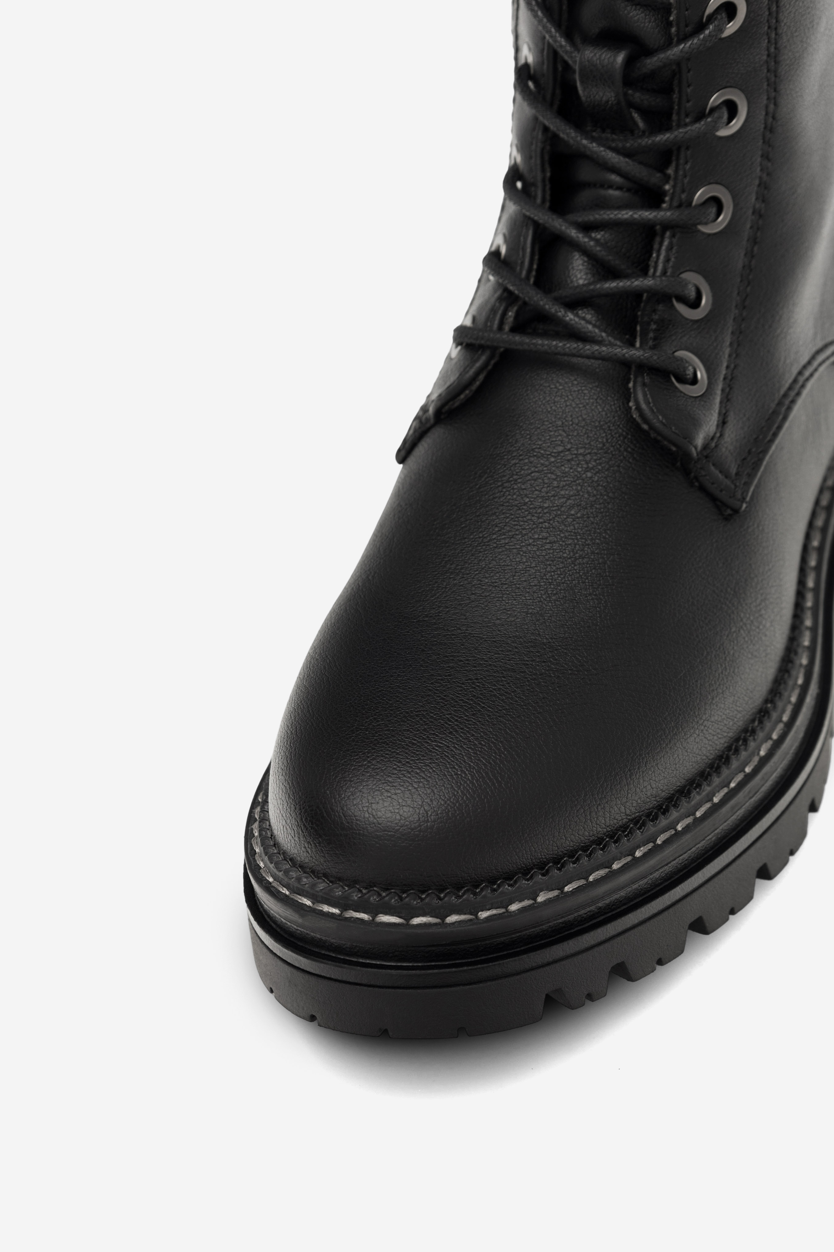 Gležnjarji z vezalkami Črna