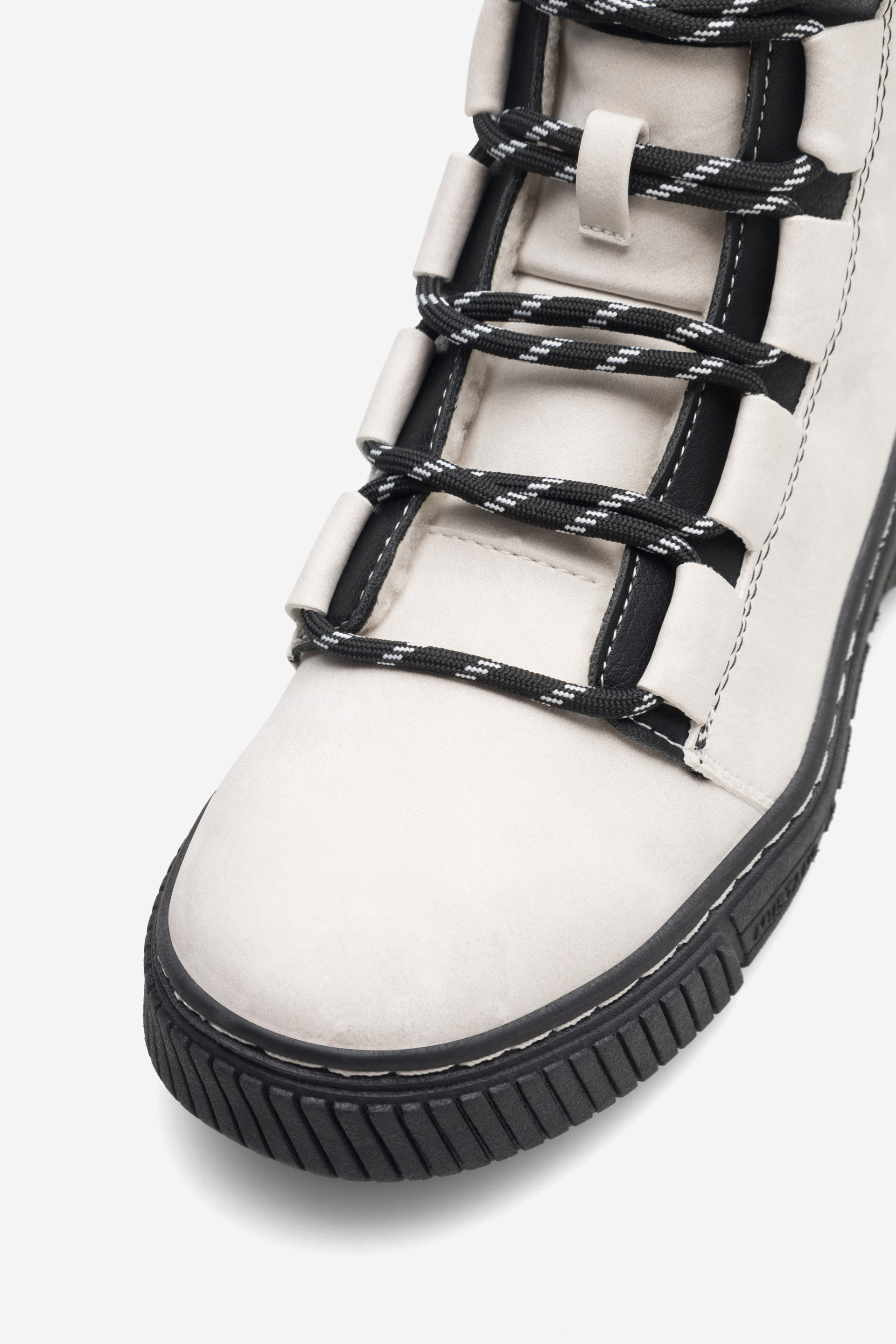 Šněrovací vyšší obuv BÍLÁ