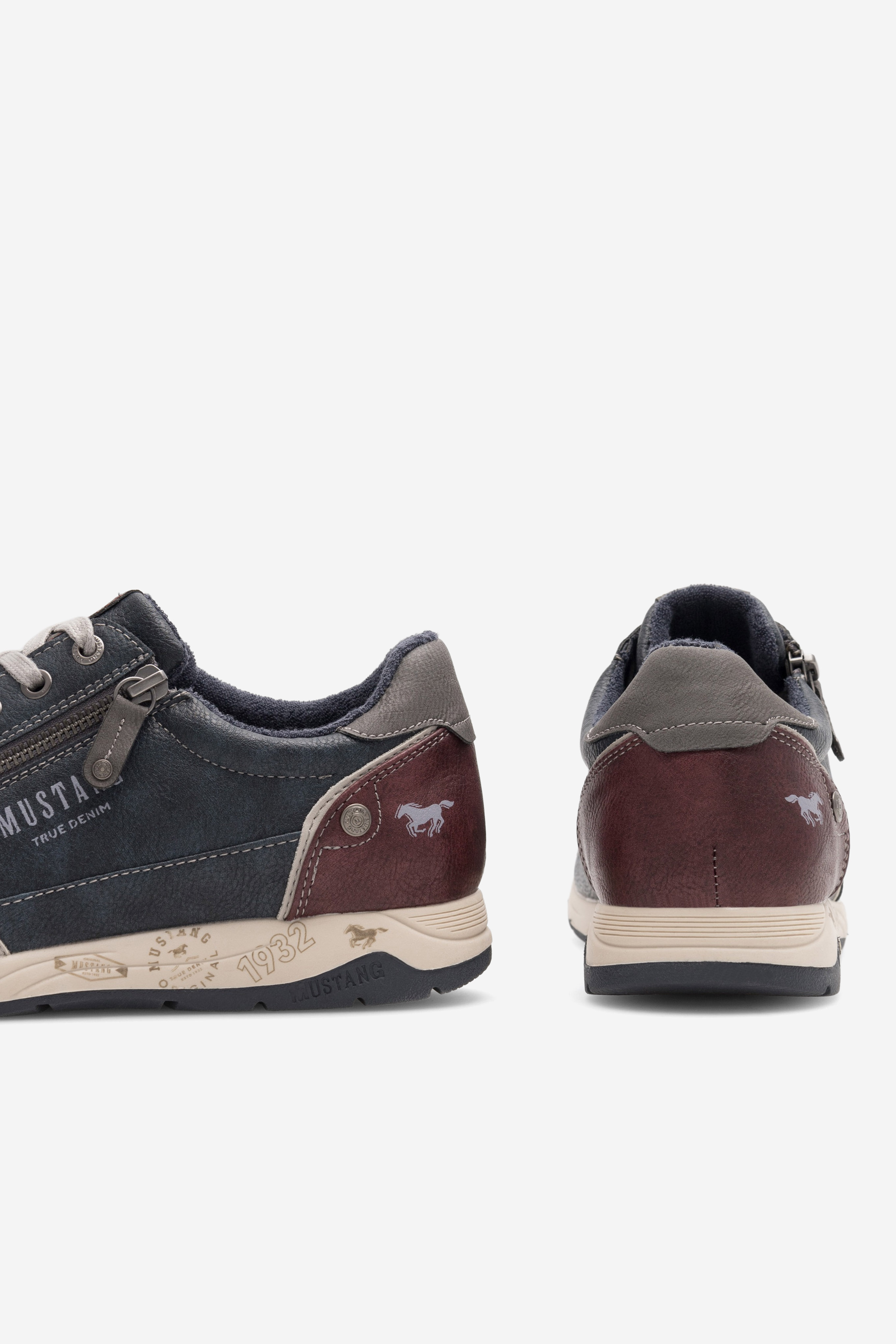 Superge Mornarsko modra