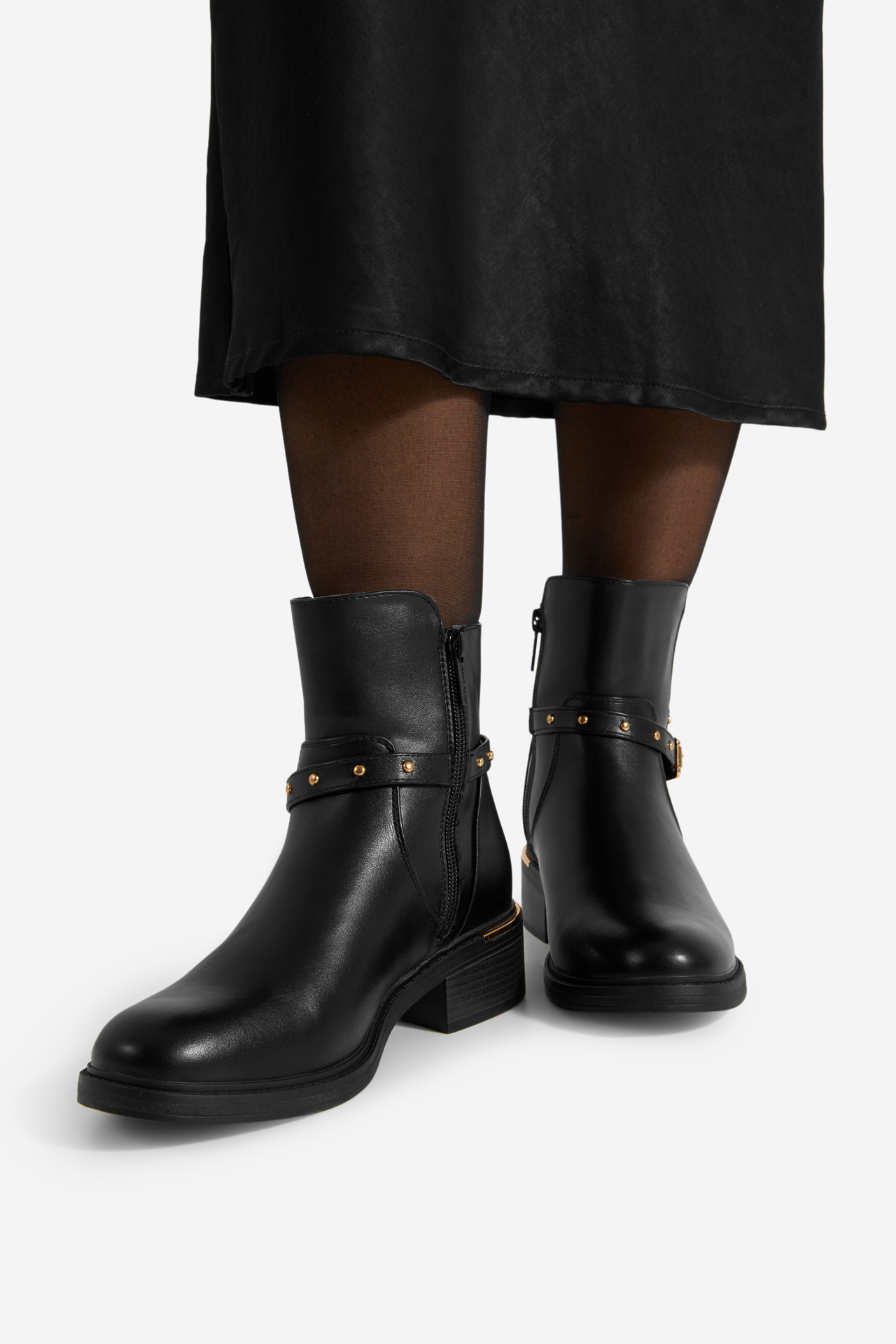 Kotníková obuv ČERNÁ