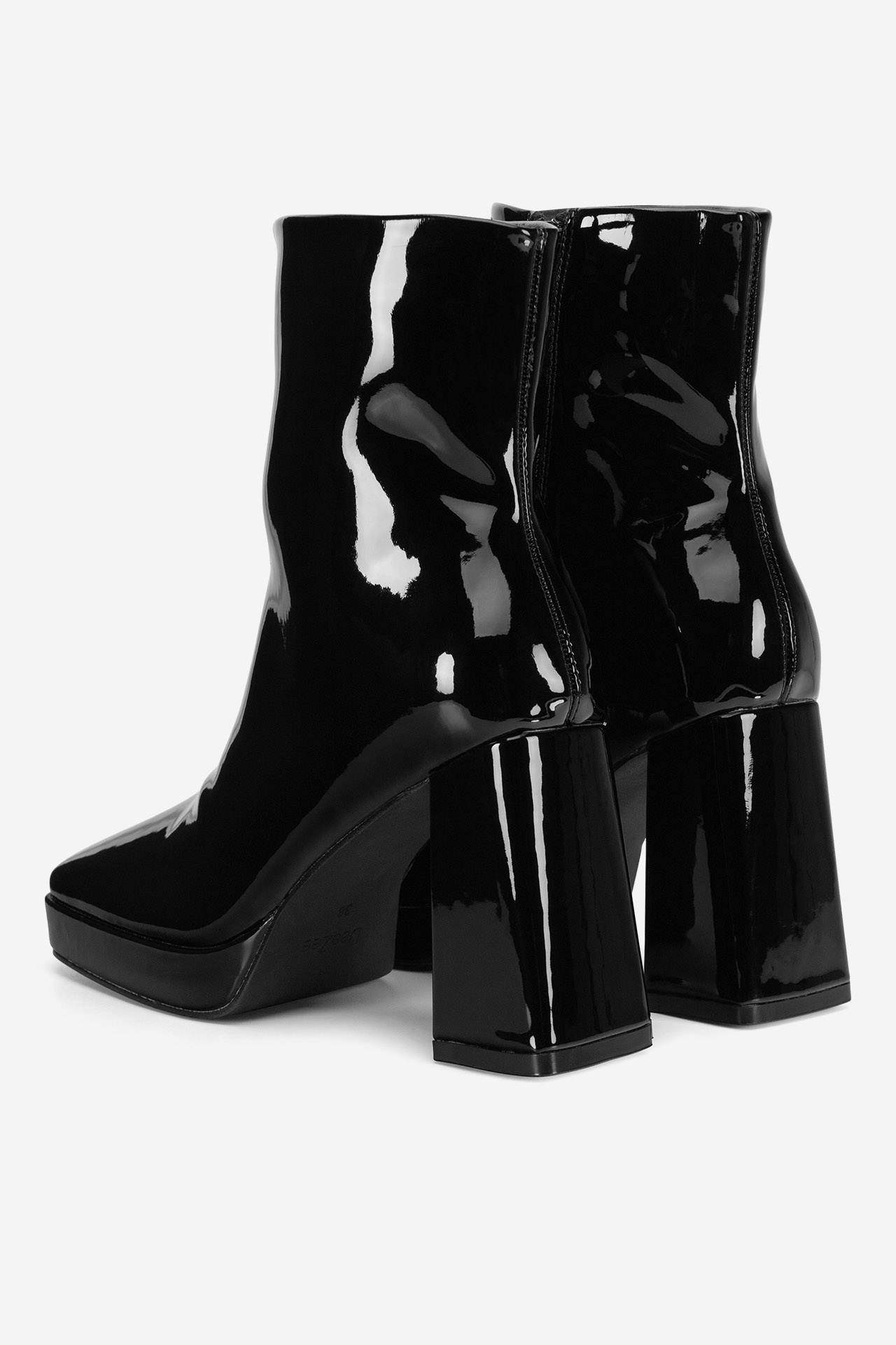 Kotníková obuv ČERNÁ