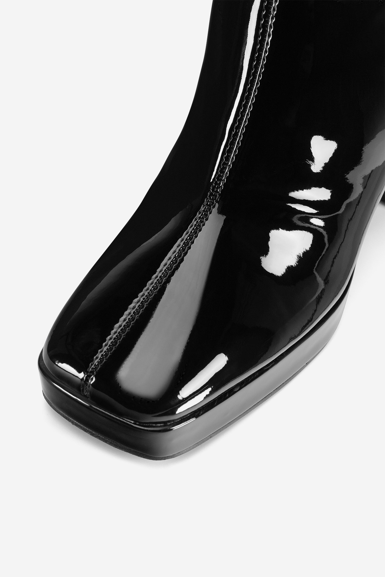 Kotníková obuv ČERNÁ