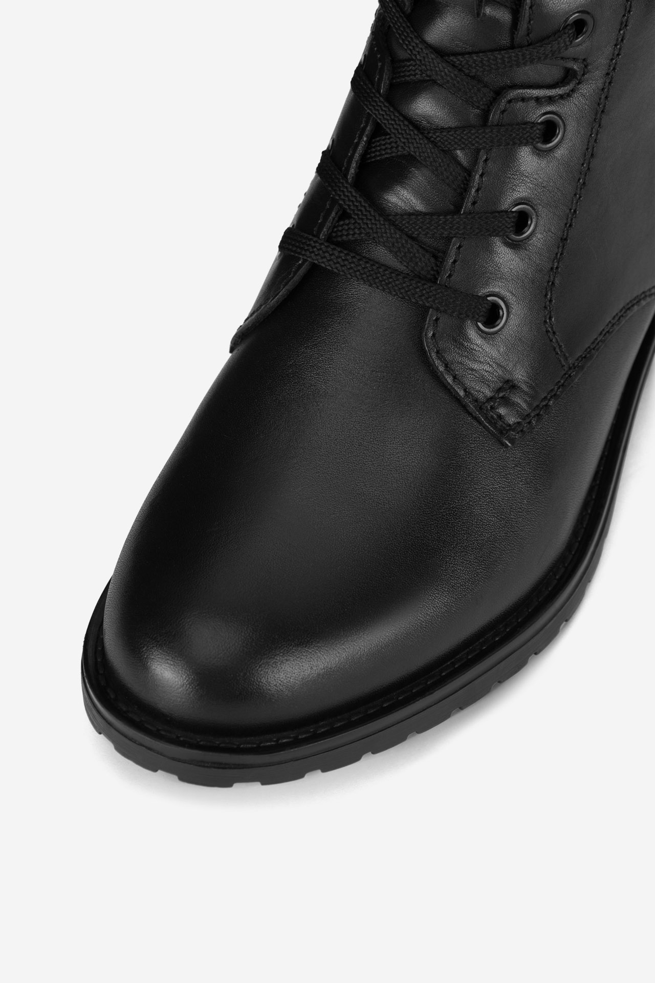 Šněrovací vyšší obuv ČERNÁ