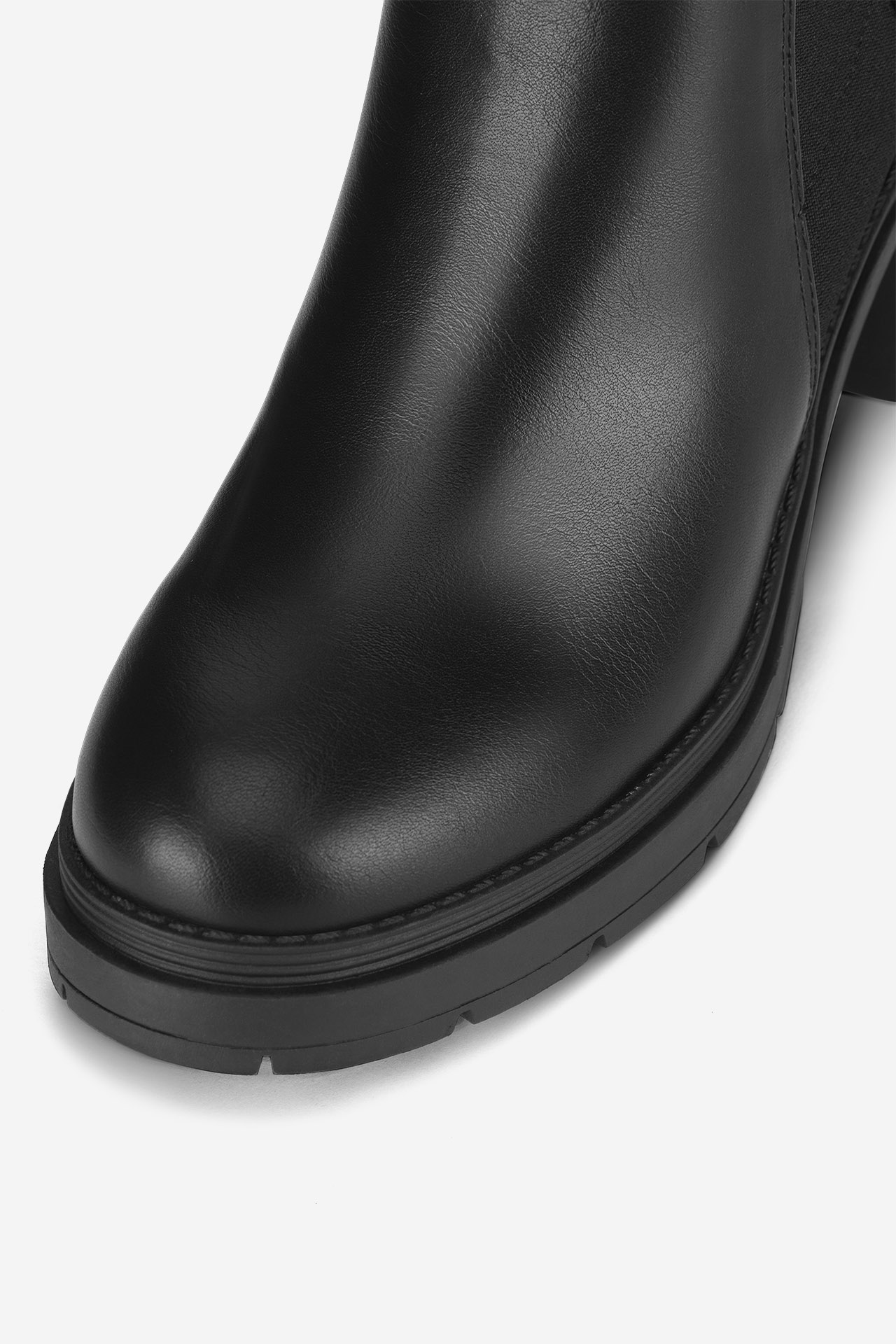 Kotníková obuv ČERNÁ