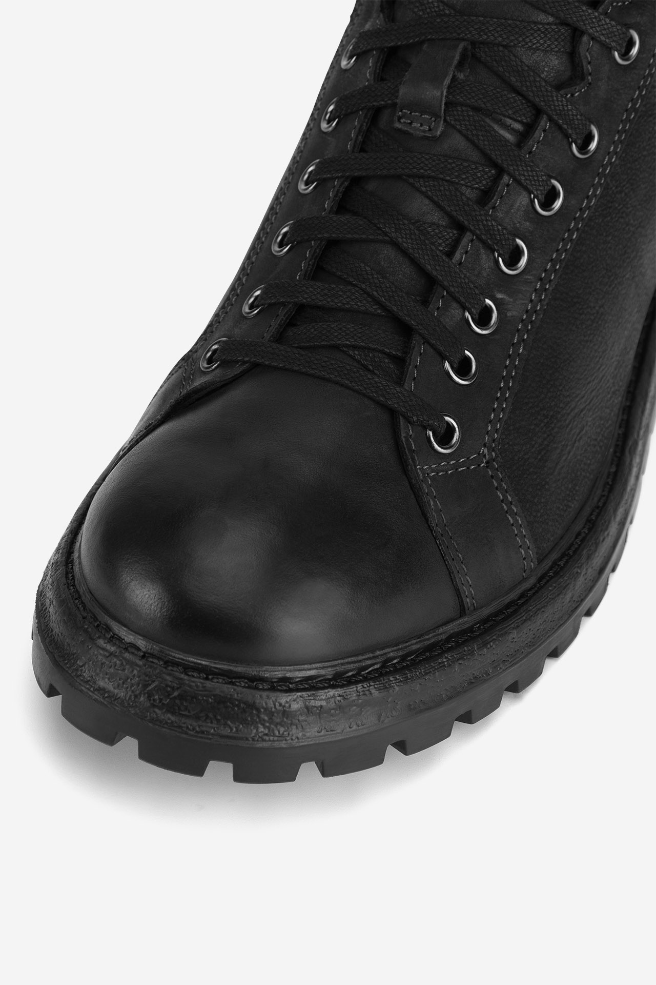 Šněrovací vyšší obuv ČERNÁ