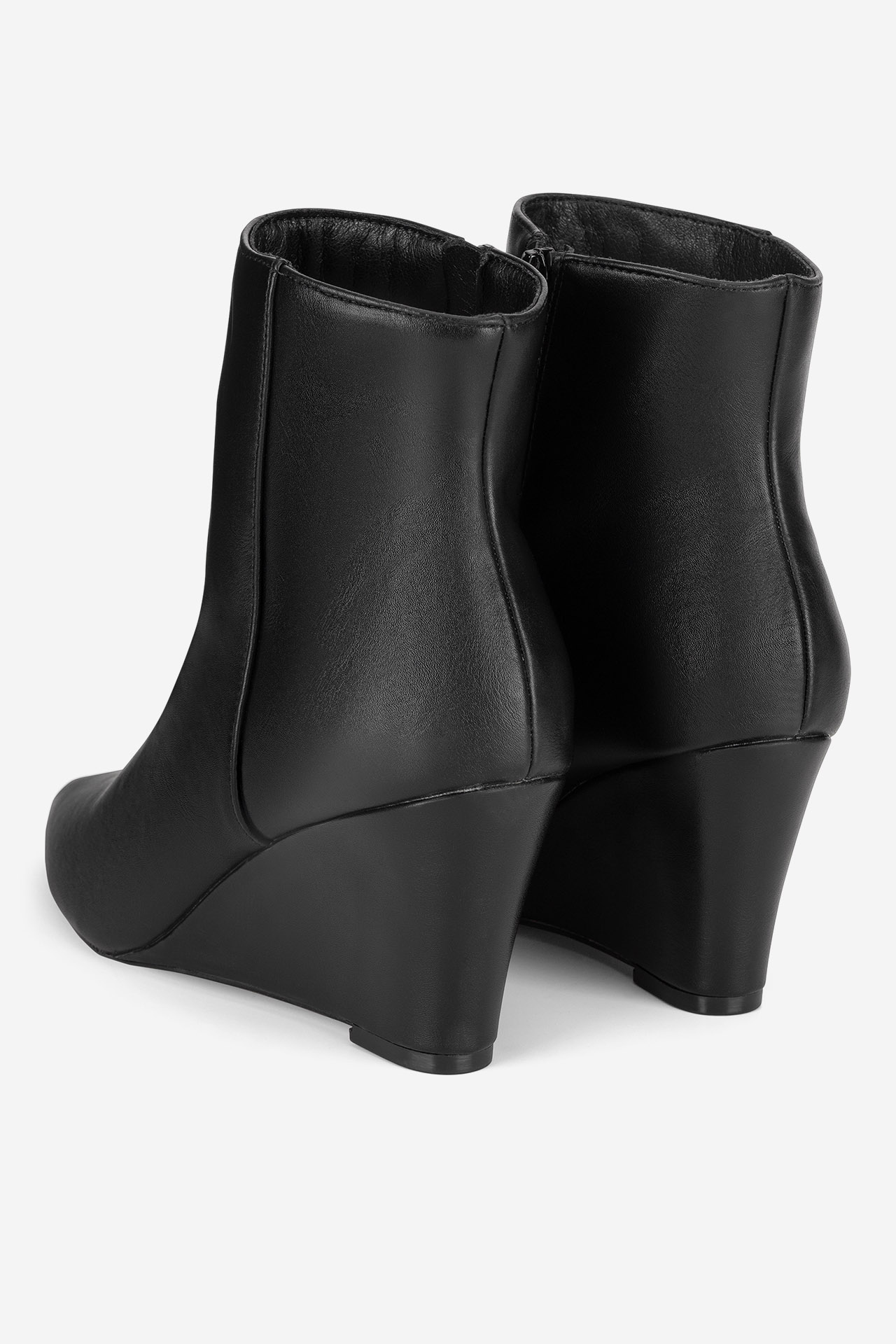 Kotníková obuv ČERNÁ