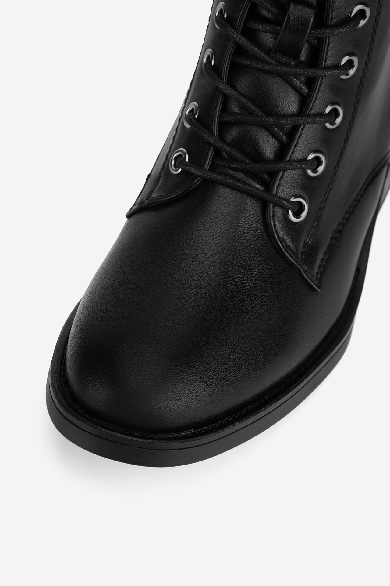 Šněrovací vyšší obuv ČERNÁ