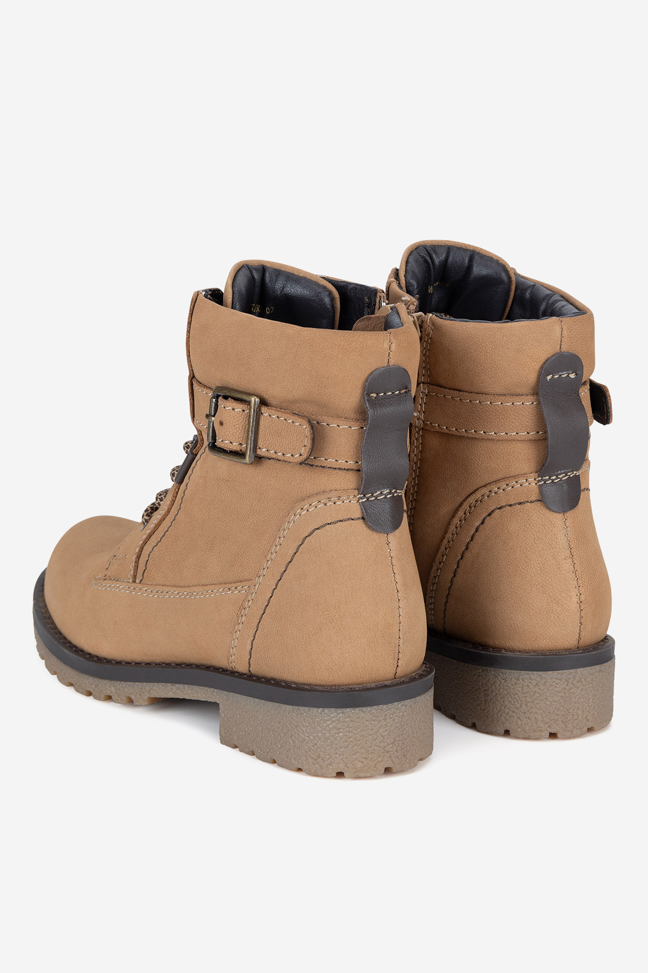 Šněrovací vyšší obuv CAMEL