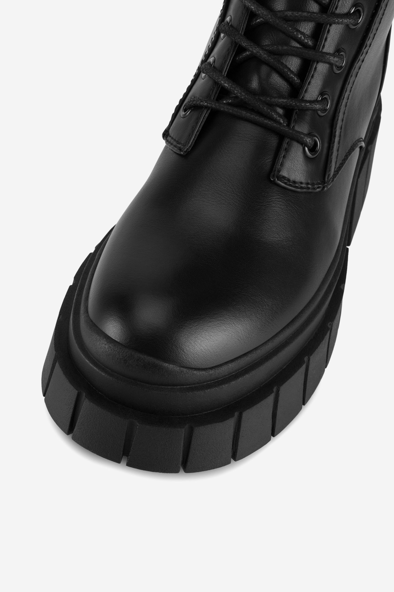 Šněrovací vyšší obuv ČERNÁ