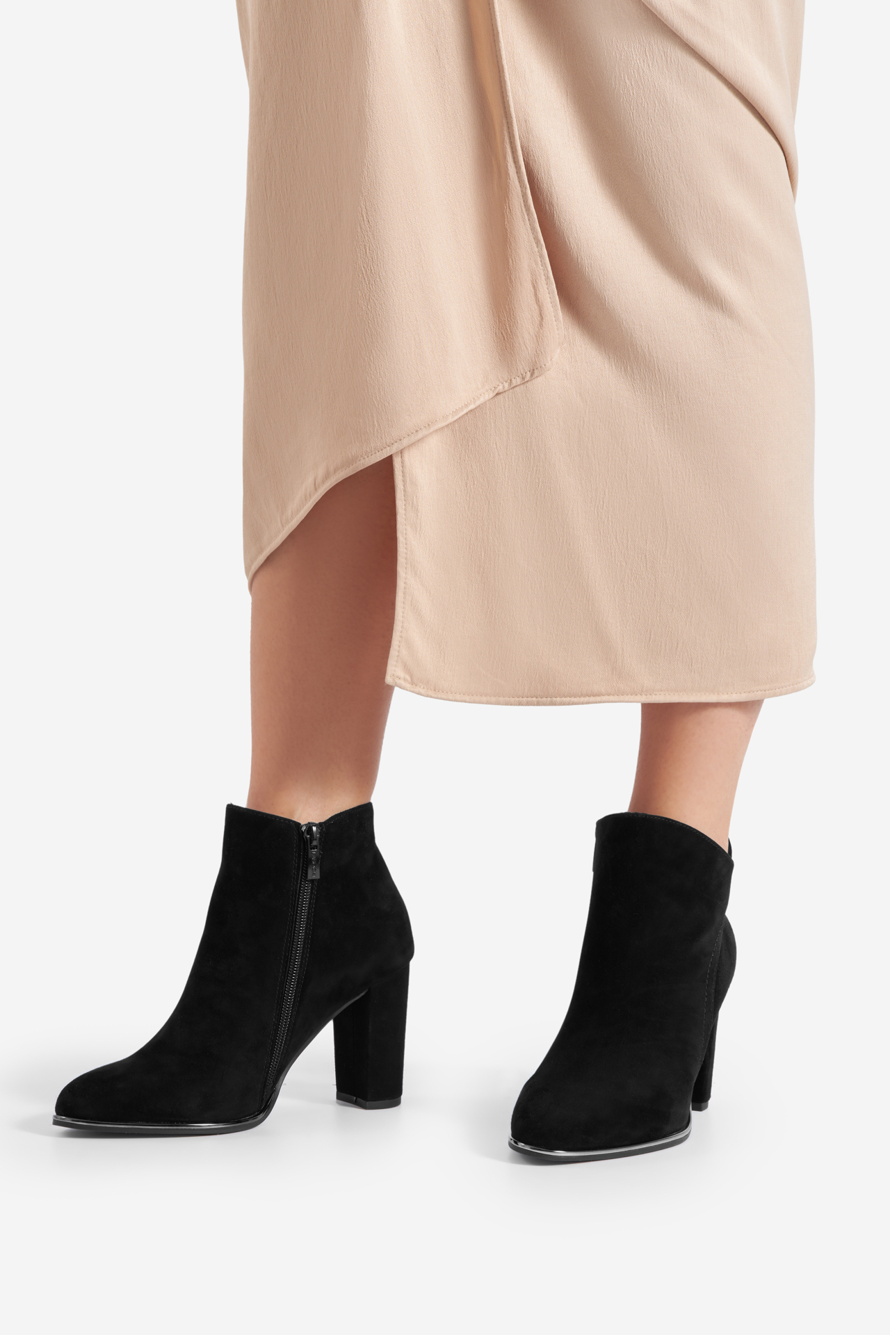 Kotníková obuv ČERNÁ