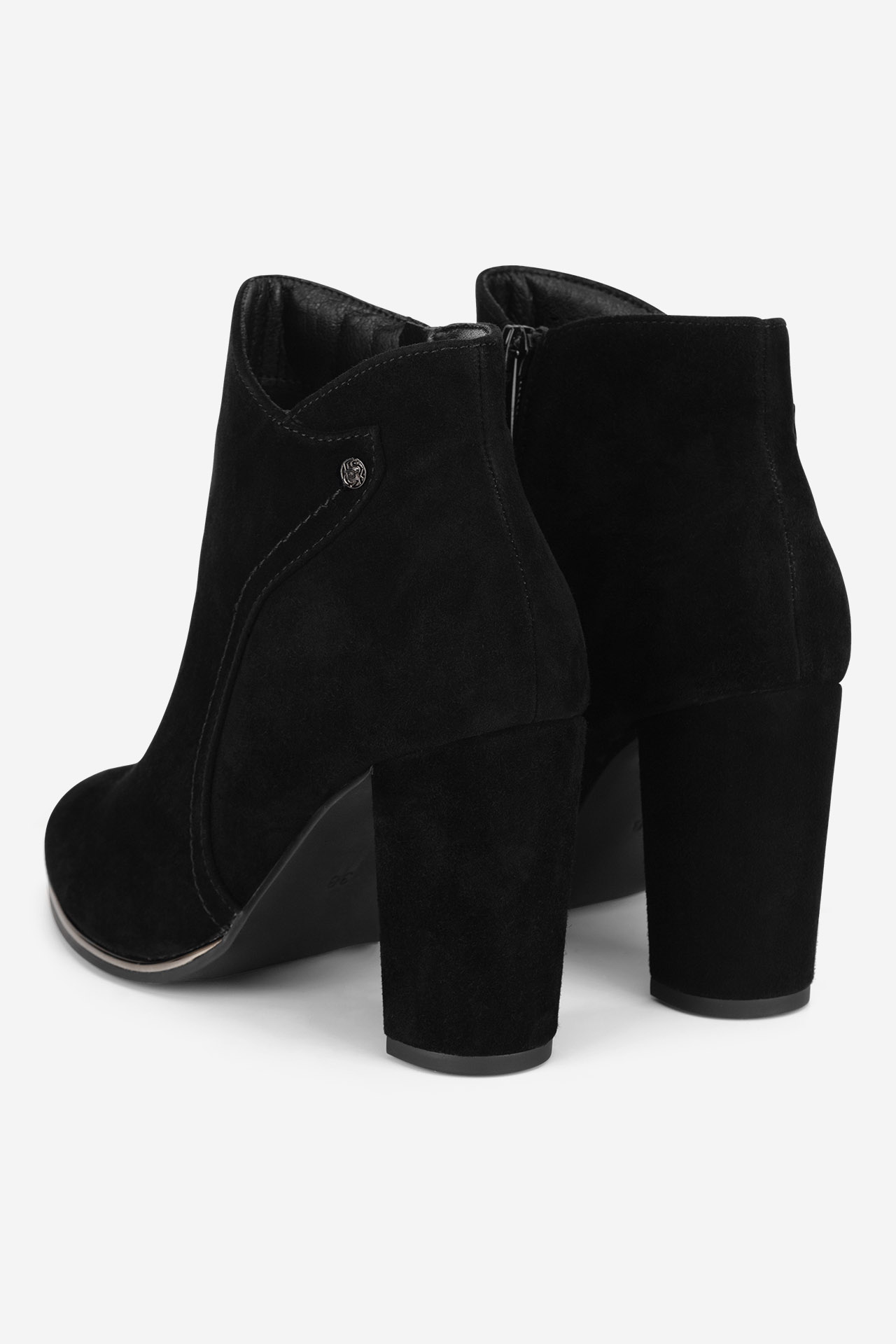 Kotníková obuv ČERNÁ