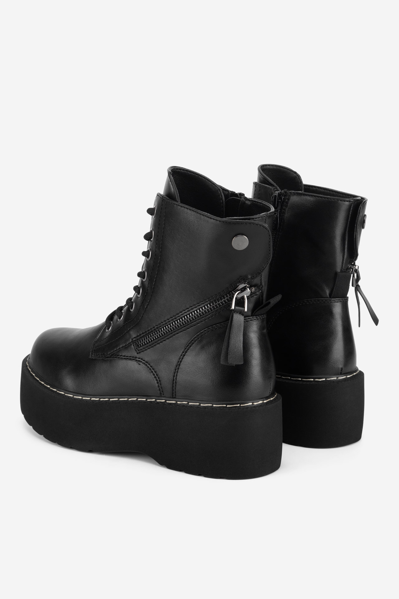 Gležnjarji z vezalkami Črna