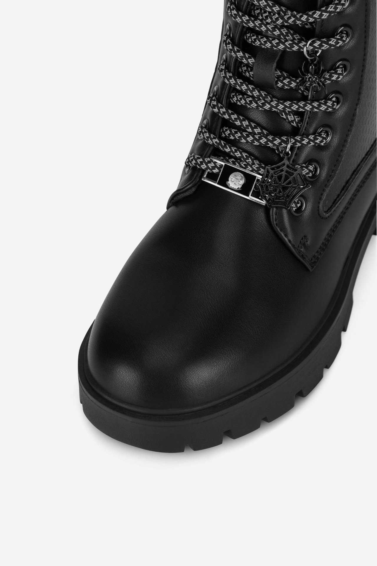 Šněrovací vyšší obuv ČERNÁ