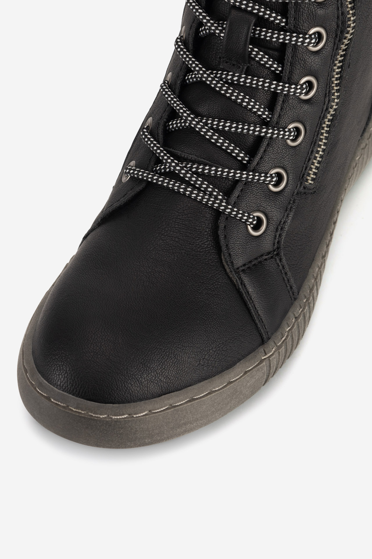 Šněrovací vyšší obuv ČERNÁ