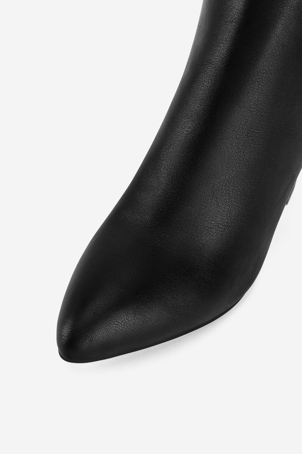 Kotníková obuv ČERNÁ