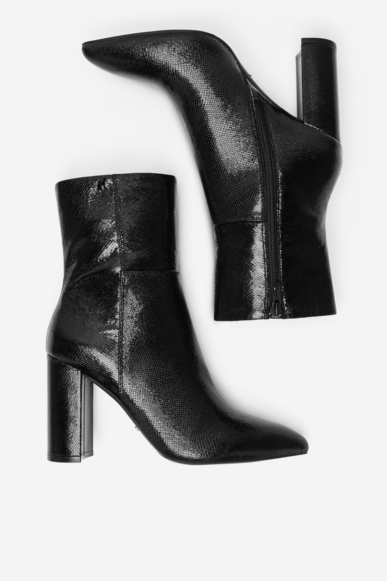 Kotníková obuv ČERNÁ