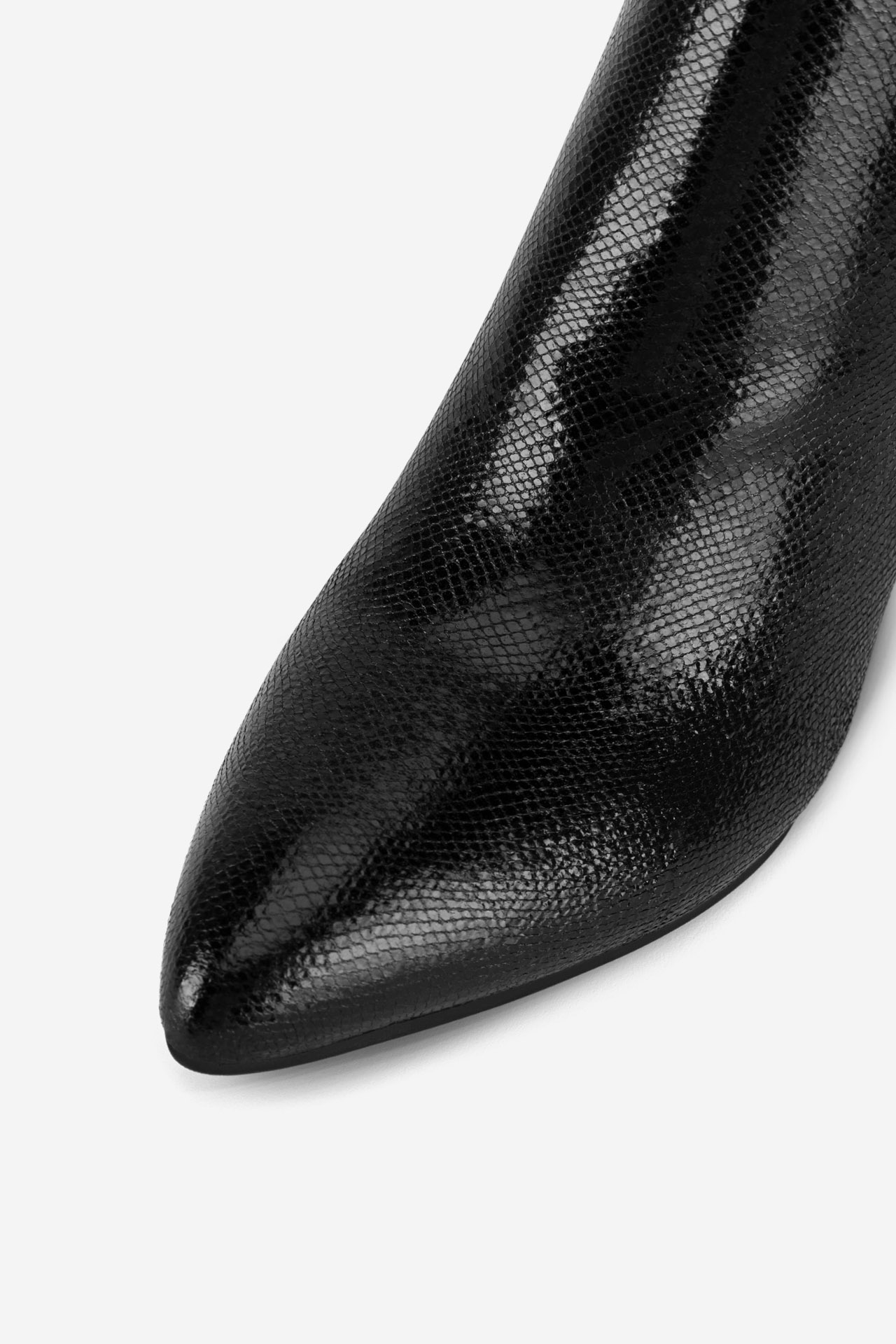 Kotníková obuv ČERNÁ