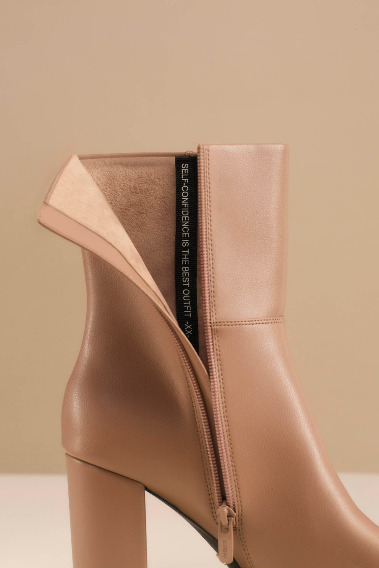 Kotníková obuv BÉŽOVÁ