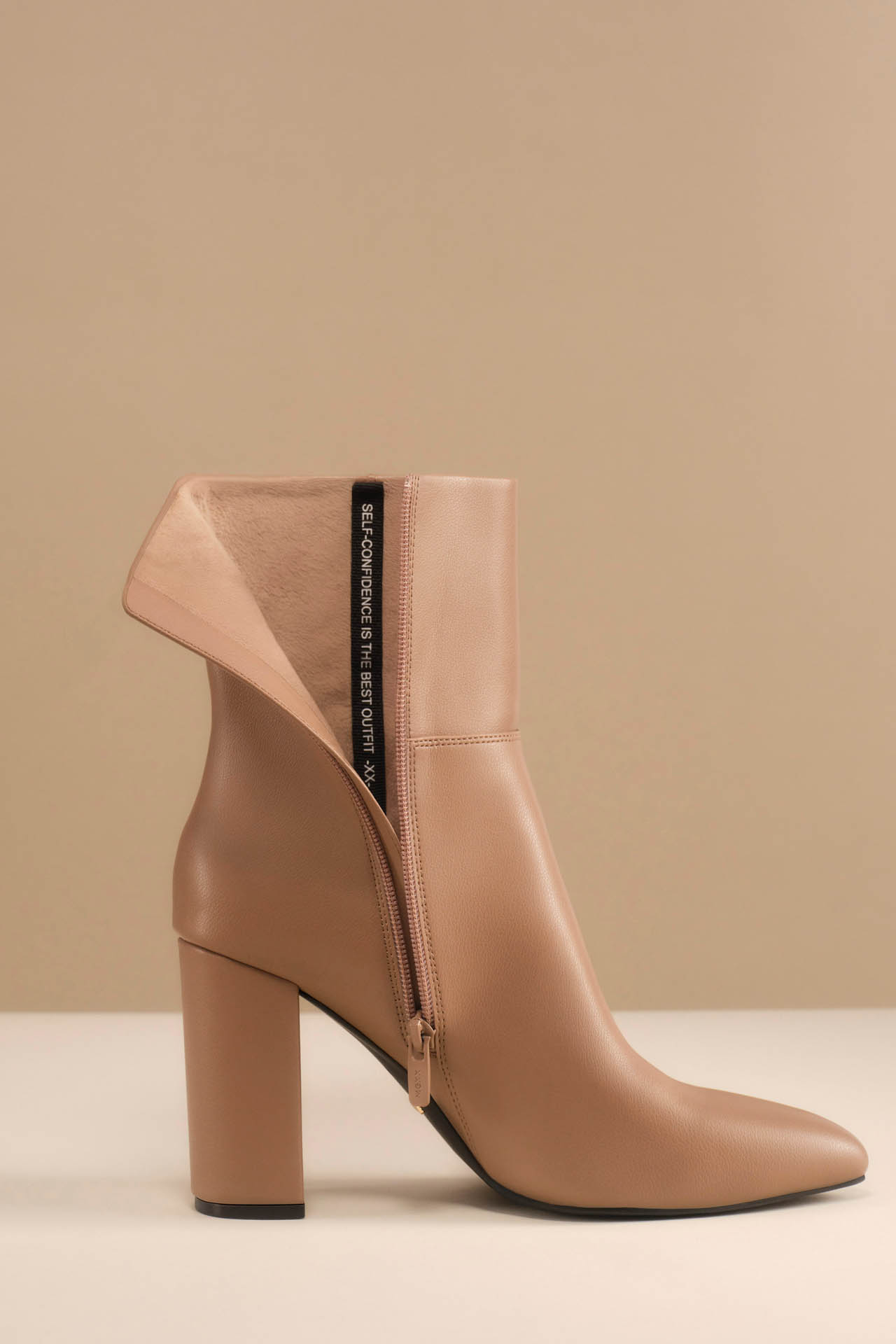 Kotníková obuv BÉŽOVÁ